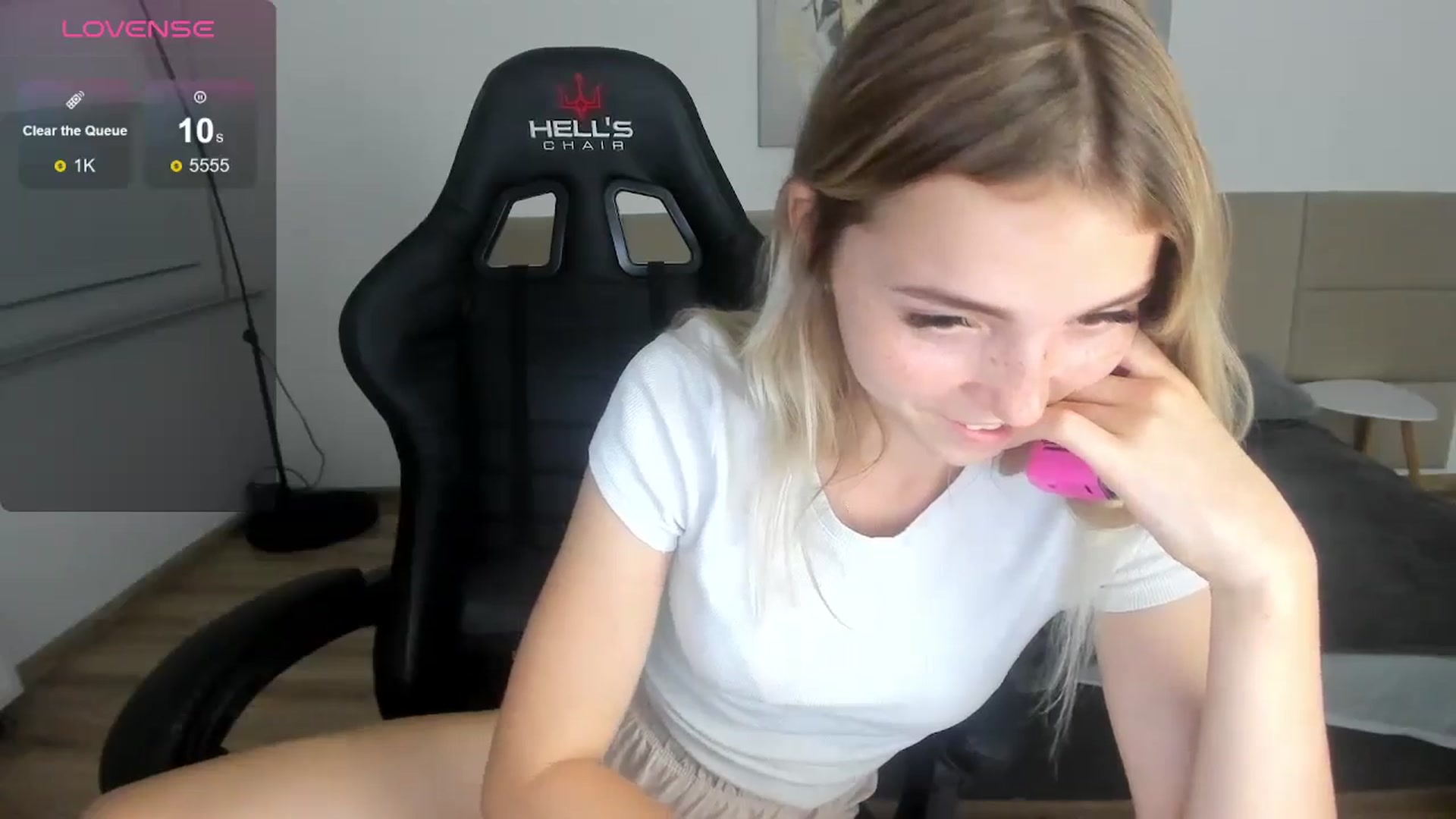 Gallery image thumbnail from Daisyy's myfreecams stream on, 09/07/2024, 19:03 image 9 of 20
