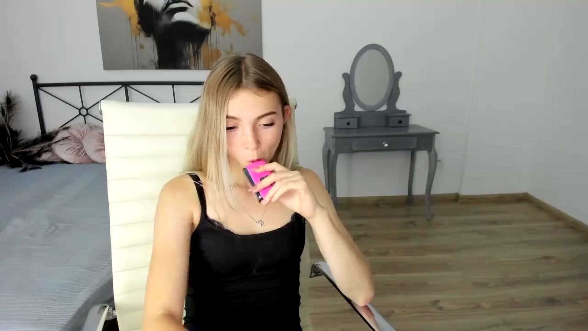 Gallery image thumbnail from Daisyy's myfreecams stream on, 09/09/2024, 20:03 image 7 of 20