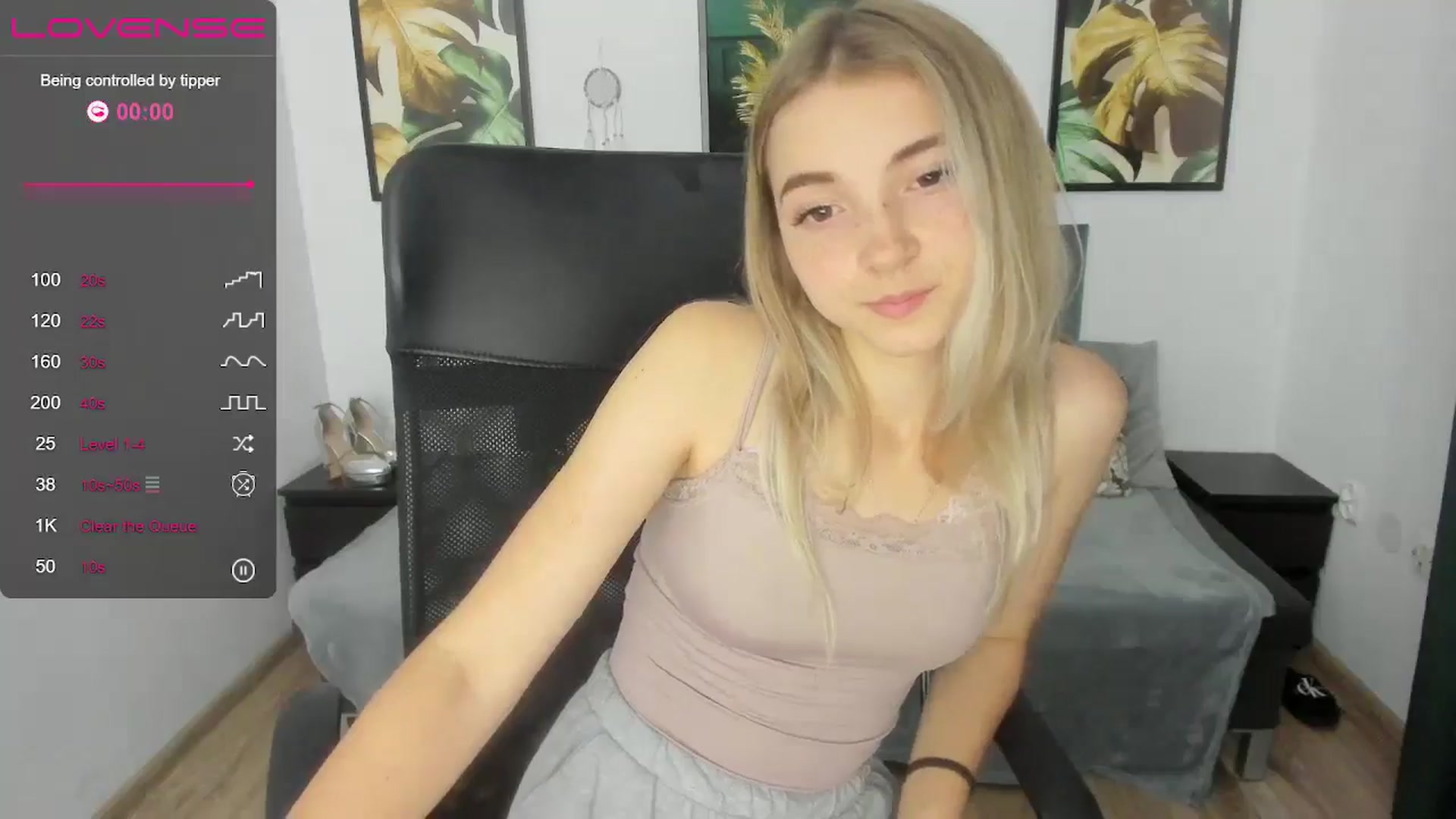 Gallery image thumbnail from Daisyy's myfreecams stream on, 09/20/2024, 19:39 image 8 of 20