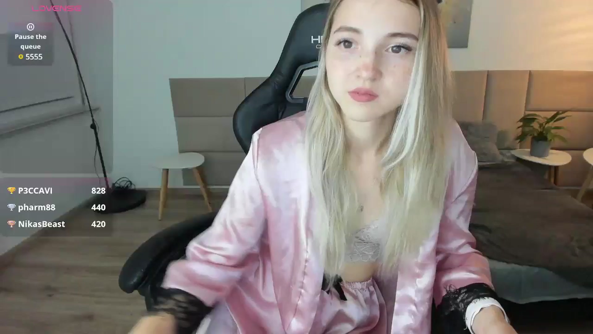 Gallery image thumbnail from Daisyy's myfreecams stream on, 09/21/2024, 20:26 image 2 of 20