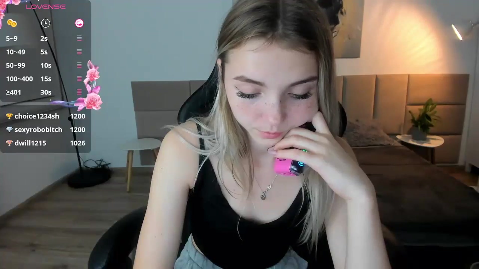 Gallery image thumbnail from Daisyy's myfreecams stream on, 09/27/2024, 22:35 image 3 of 20