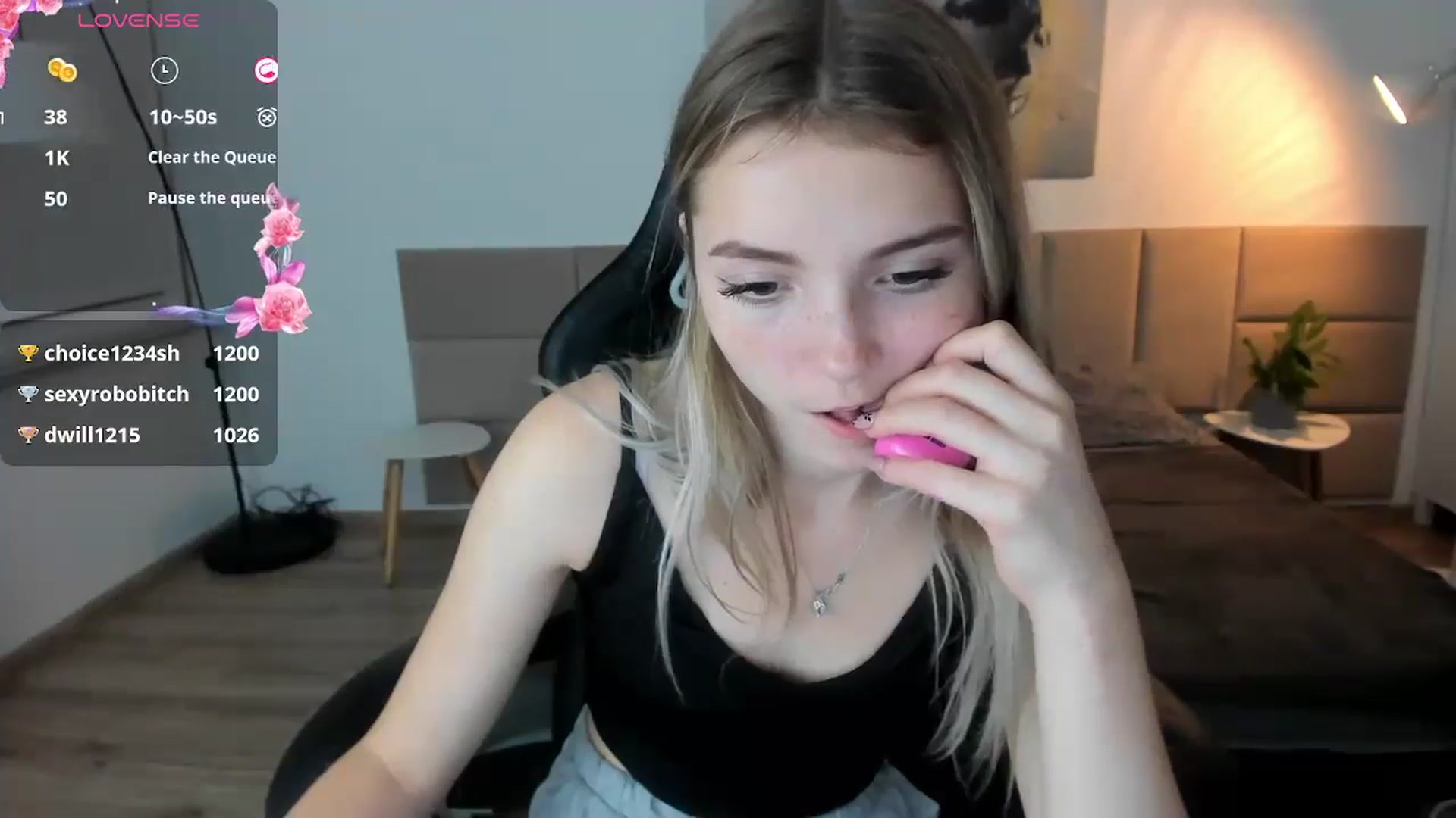Gallery image thumbnail from Daisyy's myfreecams stream on, 09/27/2024, 22:35 image 5 of 20