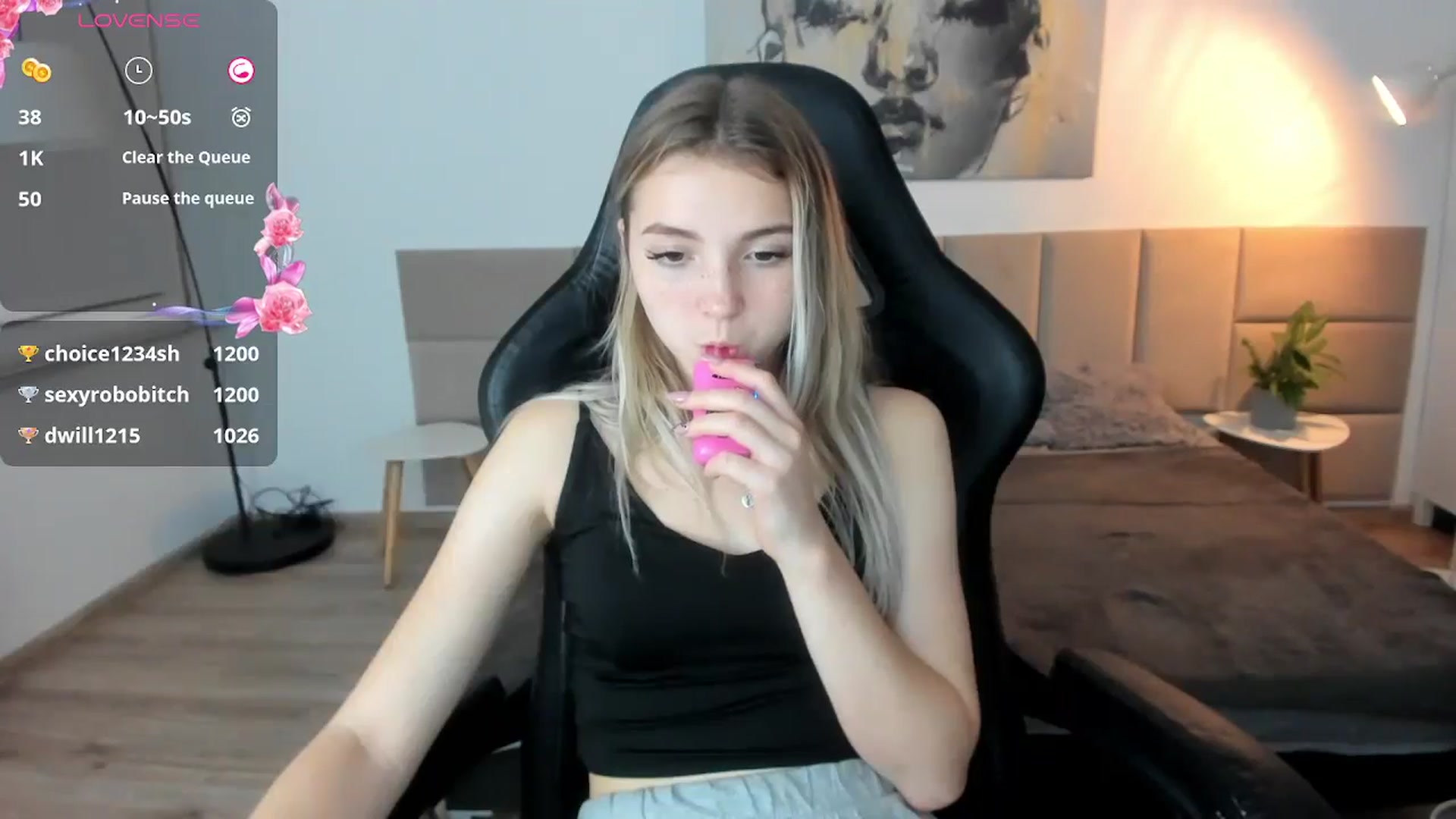 Gallery image thumbnail from Daisyy's myfreecams stream on, 09/27/2024, 22:35 image 14 of 20