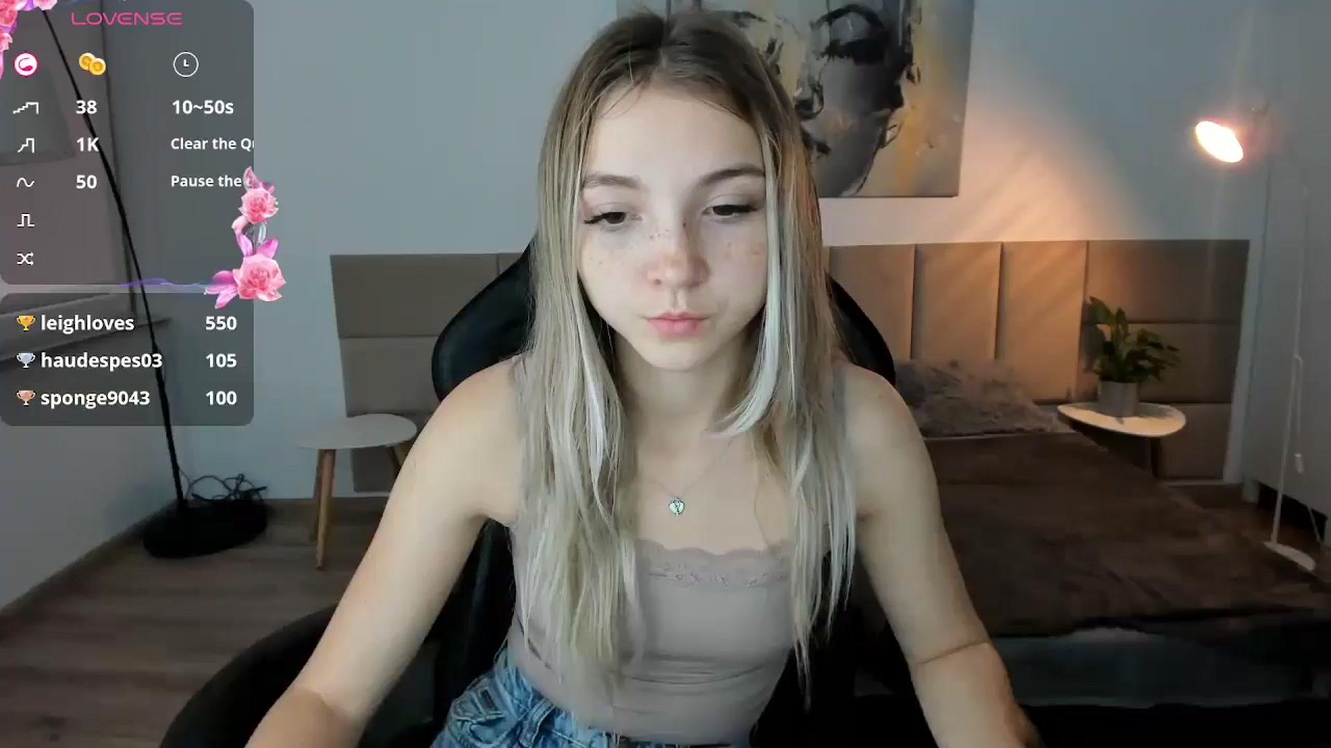 Gallery image thumbnail from Daisyy's myfreecams stream on, 09/28/2024, 16:48 image 6 of 20