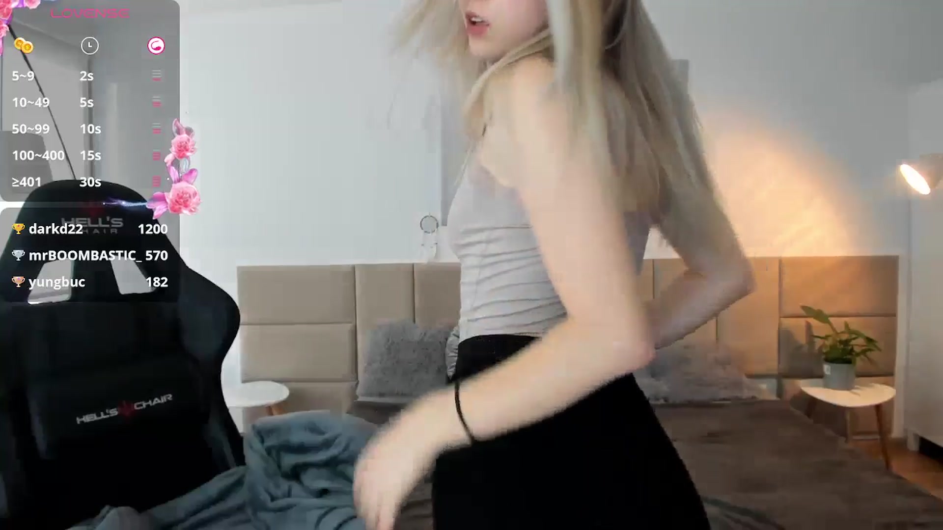 Gallery image thumbnail from Daisyy's myfreecams stream on, 09/29/2024, 15:27 image 6 of 20