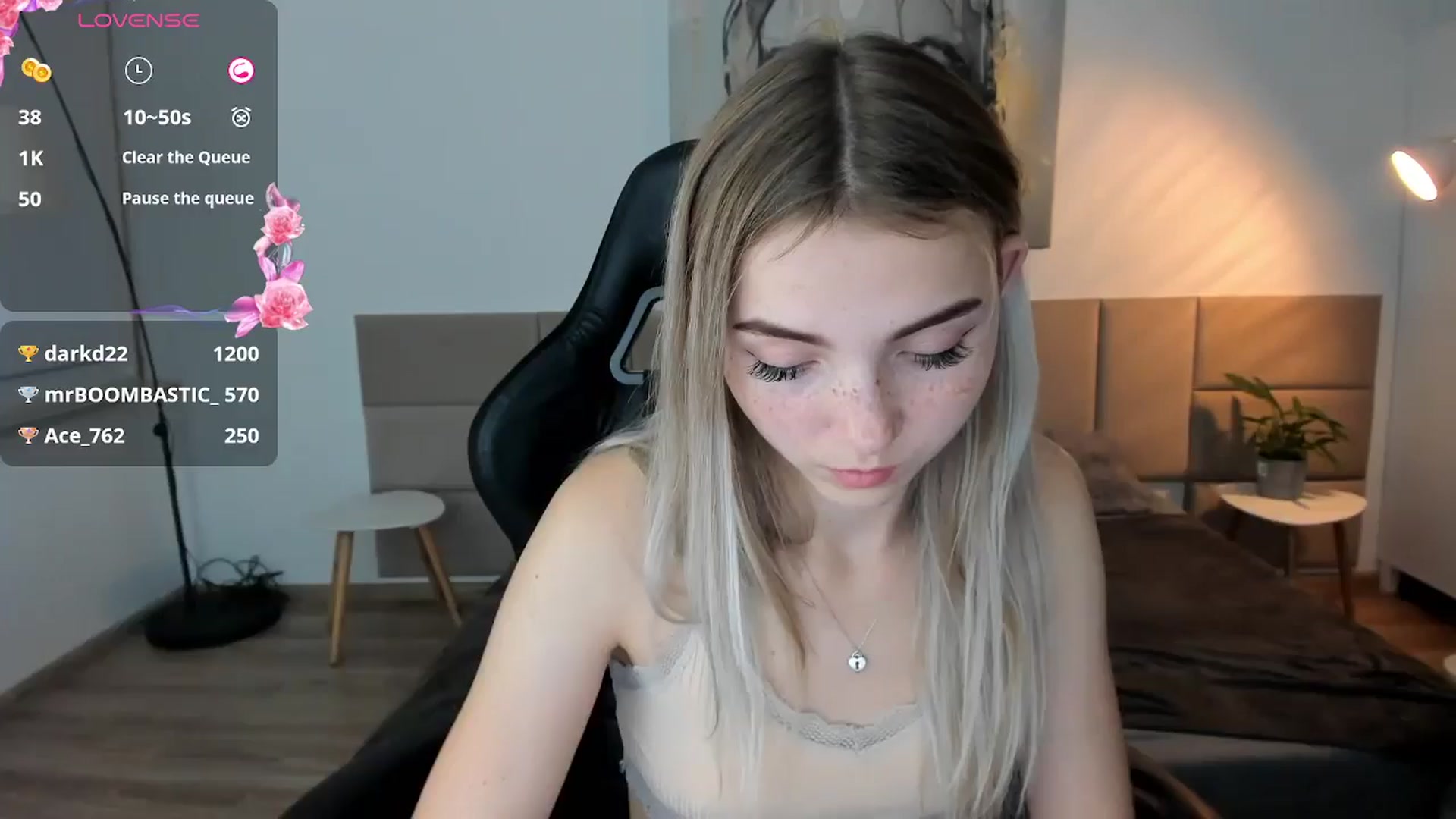 Gallery image thumbnail from Daisyy's myfreecams stream on, 09/29/2024, 16:53 image 6 of 20