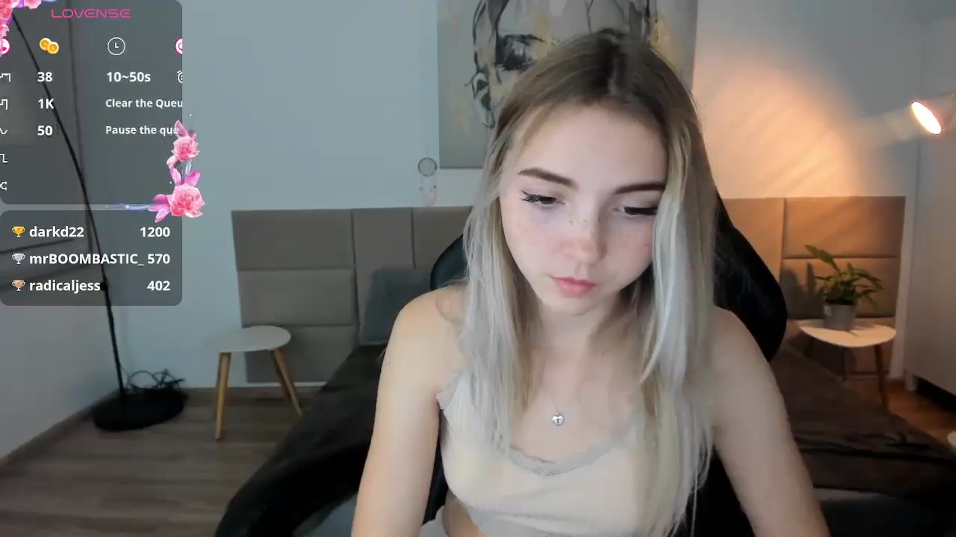 Gallery image thumbnail from Daisyy's myfreecams stream on, 09/29/2024, 17:32 image 15 of 20