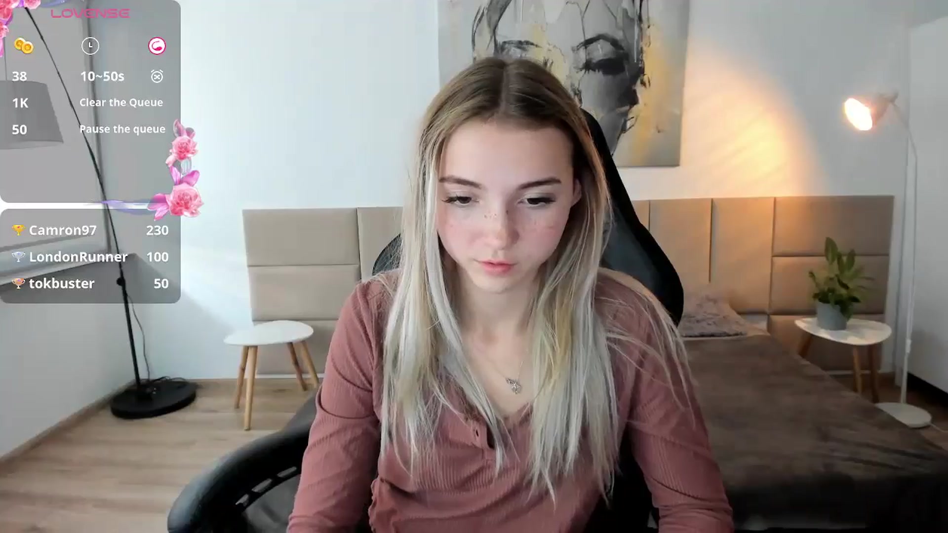 Gallery image thumbnail from Daisyy's myfreecams stream on, 09/30/2024, 15:34 image 15 of 20