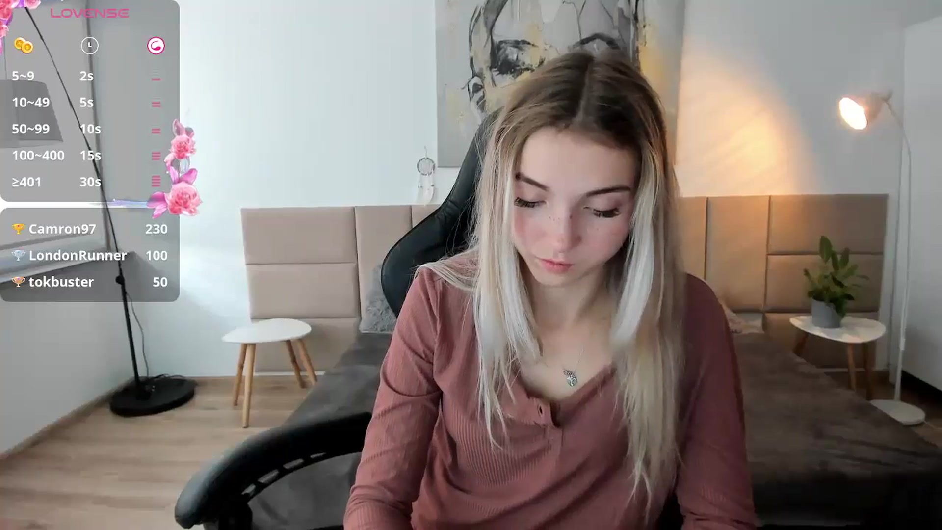 Gallery image thumbnail from Daisyy's myfreecams stream on, 09/30/2024, 15:34 image 9 of 20