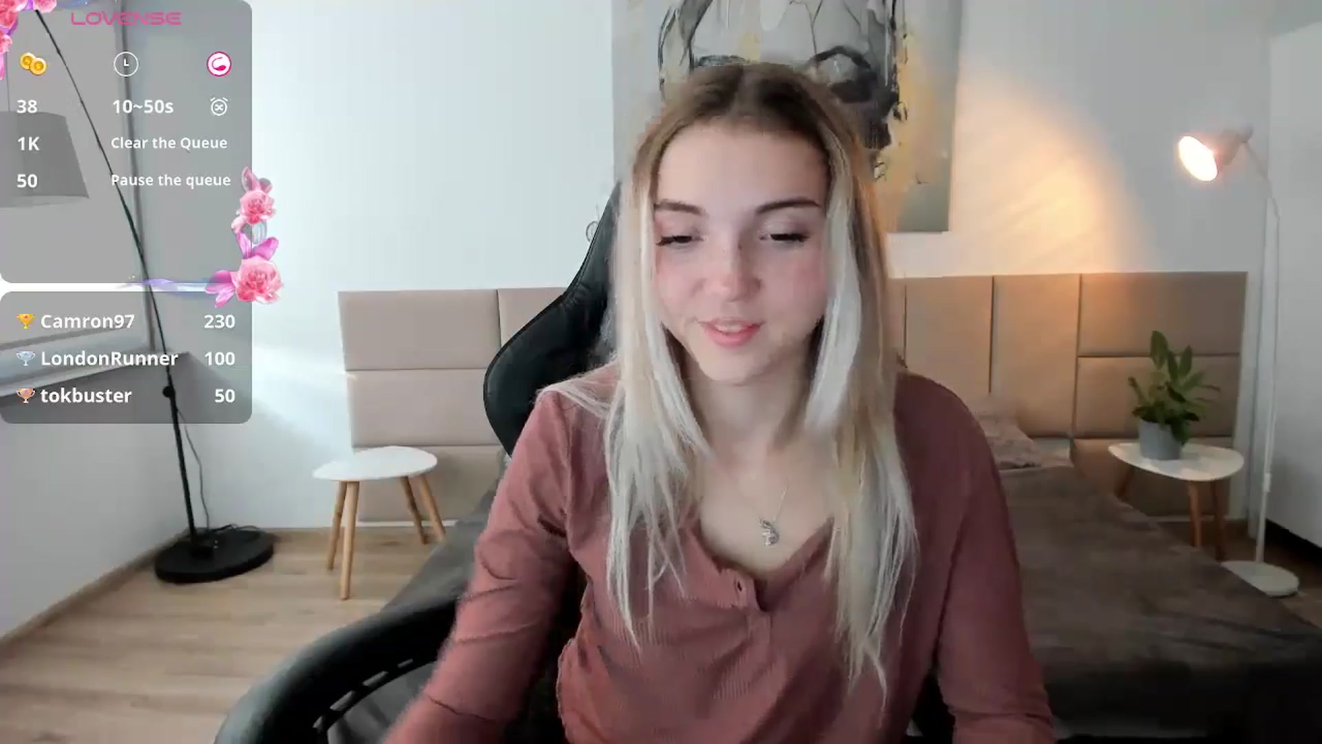 Gallery image thumbnail from Daisyy's myfreecams stream on, 09/30/2024, 15:34 image 7 of 20