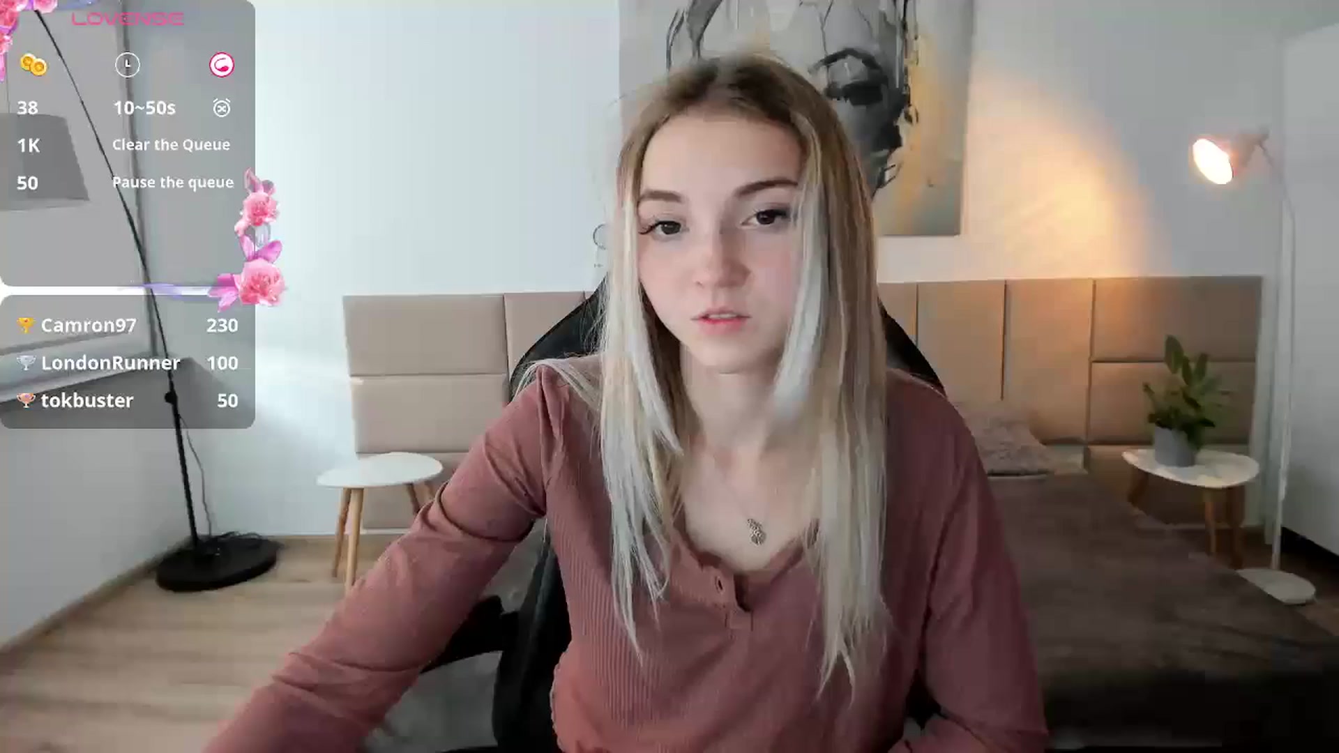 Gallery image thumbnail from Daisyy's myfreecams stream on, 09/30/2024, 15:34 image 8 of 20