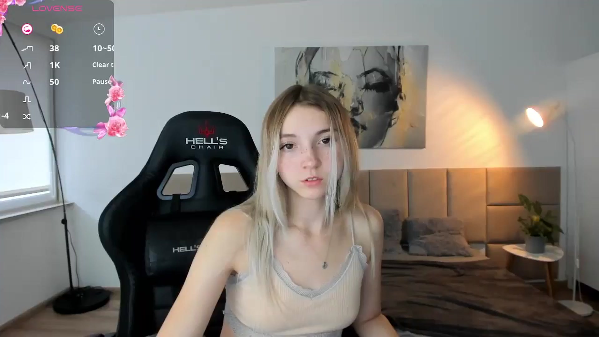 Gallery image thumbnail from Daisyy's myfreecams stream on, 10/01/2024, 15:58 image 13 of 20