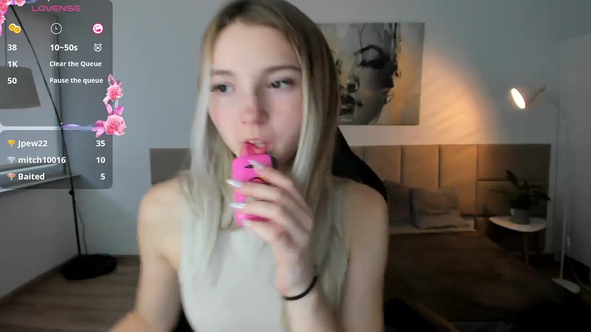 Gallery image thumbnail from Daisyy's myfreecams stream on, 10/04/2024, 13:44 image 4 of 20