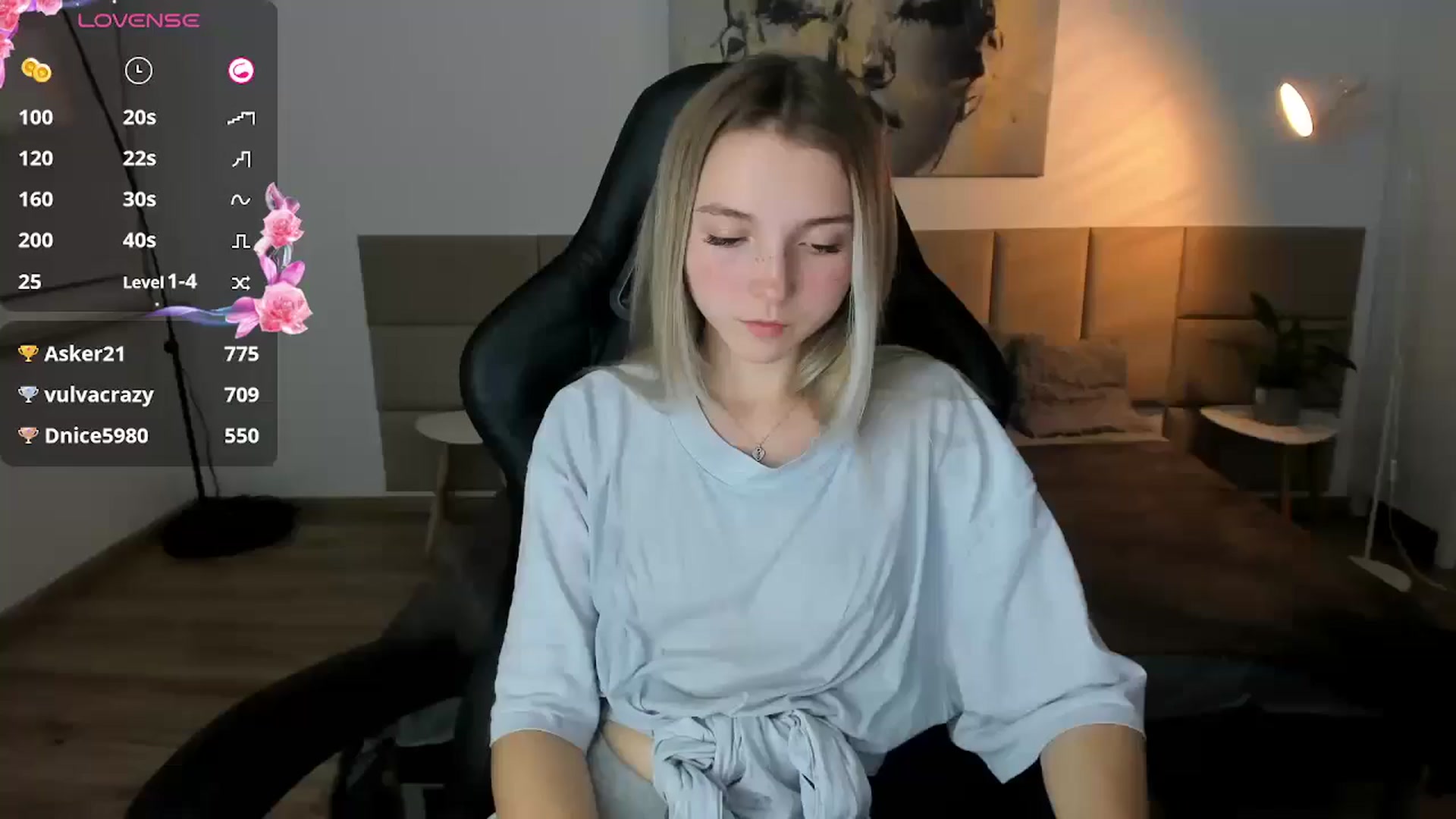 Gallery image thumbnail from Daisyy's myfreecams stream on, 10/04/2024, 17:03 image 7 of 20