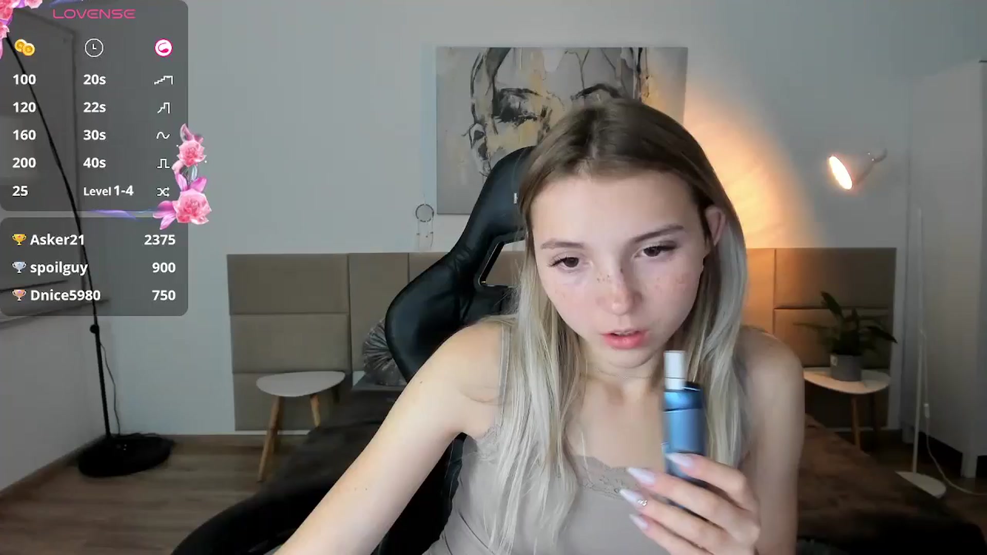 Gallery image thumbnail from Daisyy's myfreecams stream on, 10/04/2024, 22:06 image 16 of 20