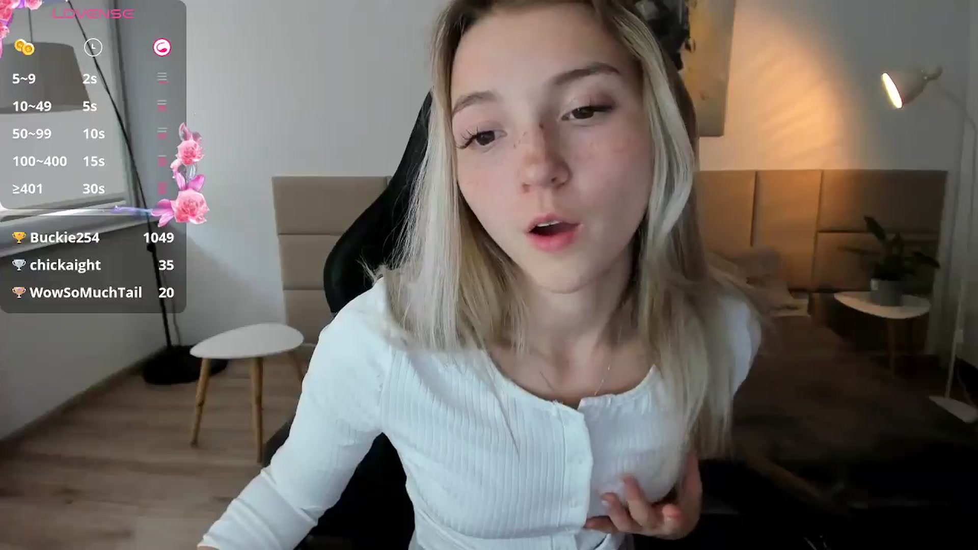 Gallery image thumbnail from Daisyy's myfreecams stream on, 10/05/2024, 14:17 image 17 of 20