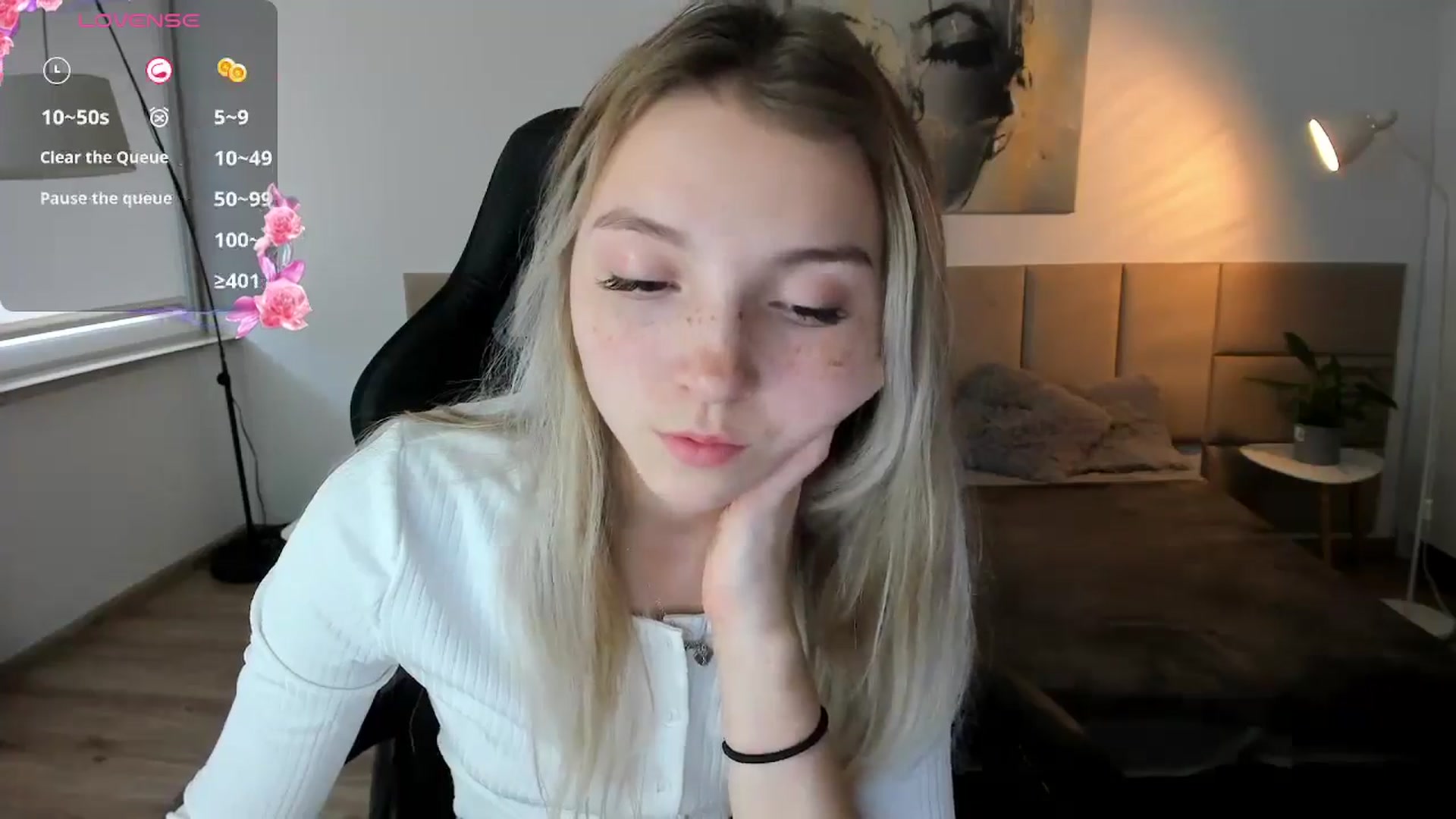 Gallery image thumbnail from Daisyy's myfreecams stream on, 10/05/2024, 14:50 image 7 of 20