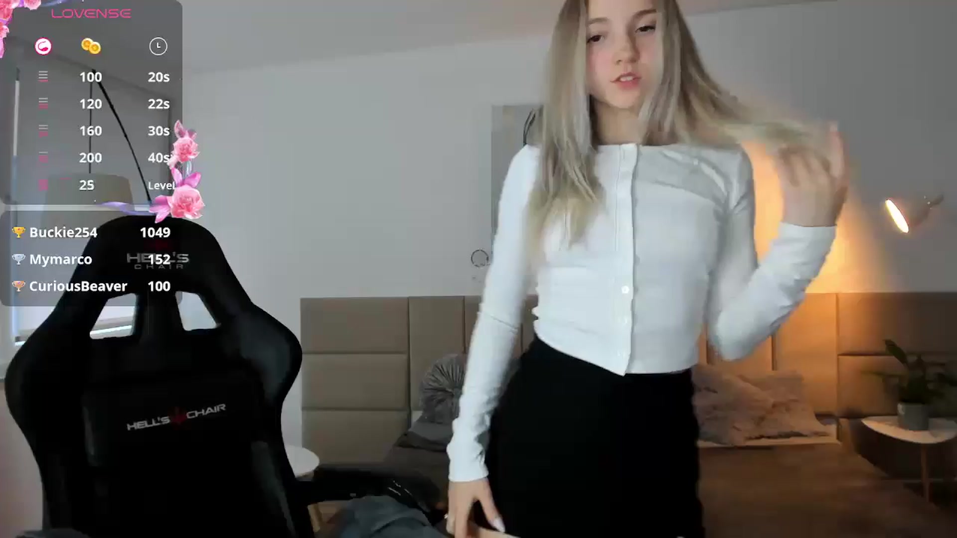 Gallery image thumbnail from Daisyy's myfreecams stream on, 10/05/2024, 15:25 image 17 of 20