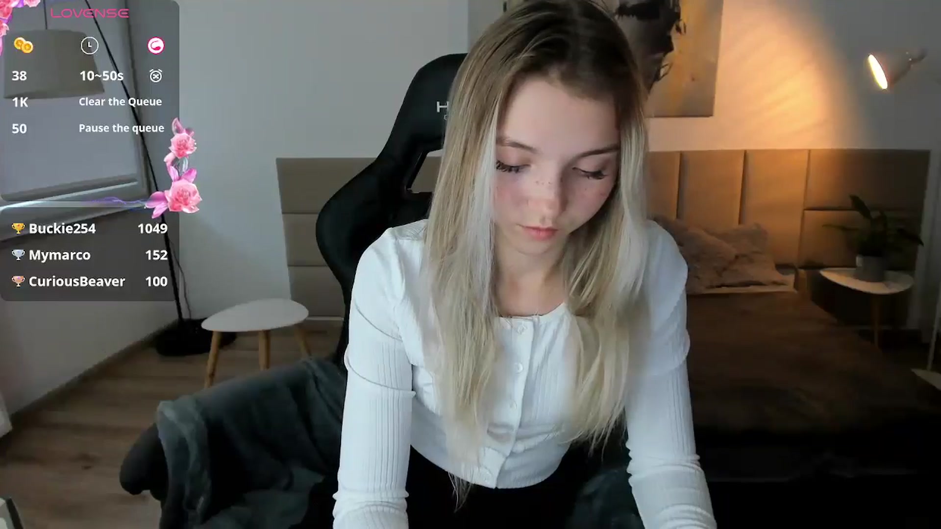Gallery image thumbnail from Daisyy's myfreecams stream on, 10/05/2024, 15:25 image 8 of 20