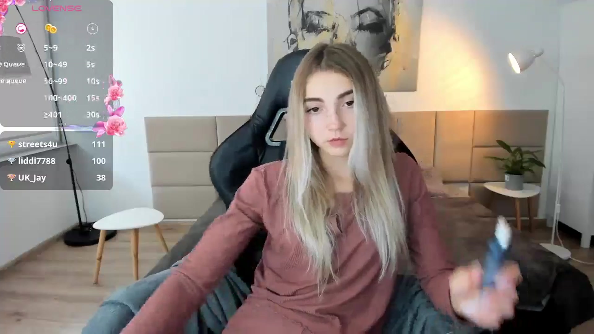 Gallery image thumbnail from Daisyy's myfreecams stream on, 10/06/2024, 13:29 image 7 of 20