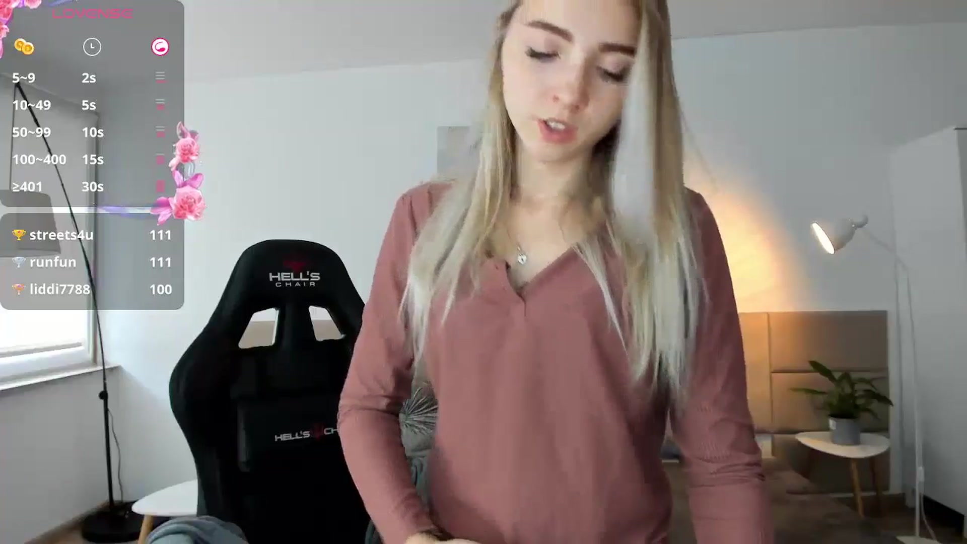 Gallery image thumbnail from Daisyy's myfreecams stream on, 10/06/2024, 13:29 image 18 of 20