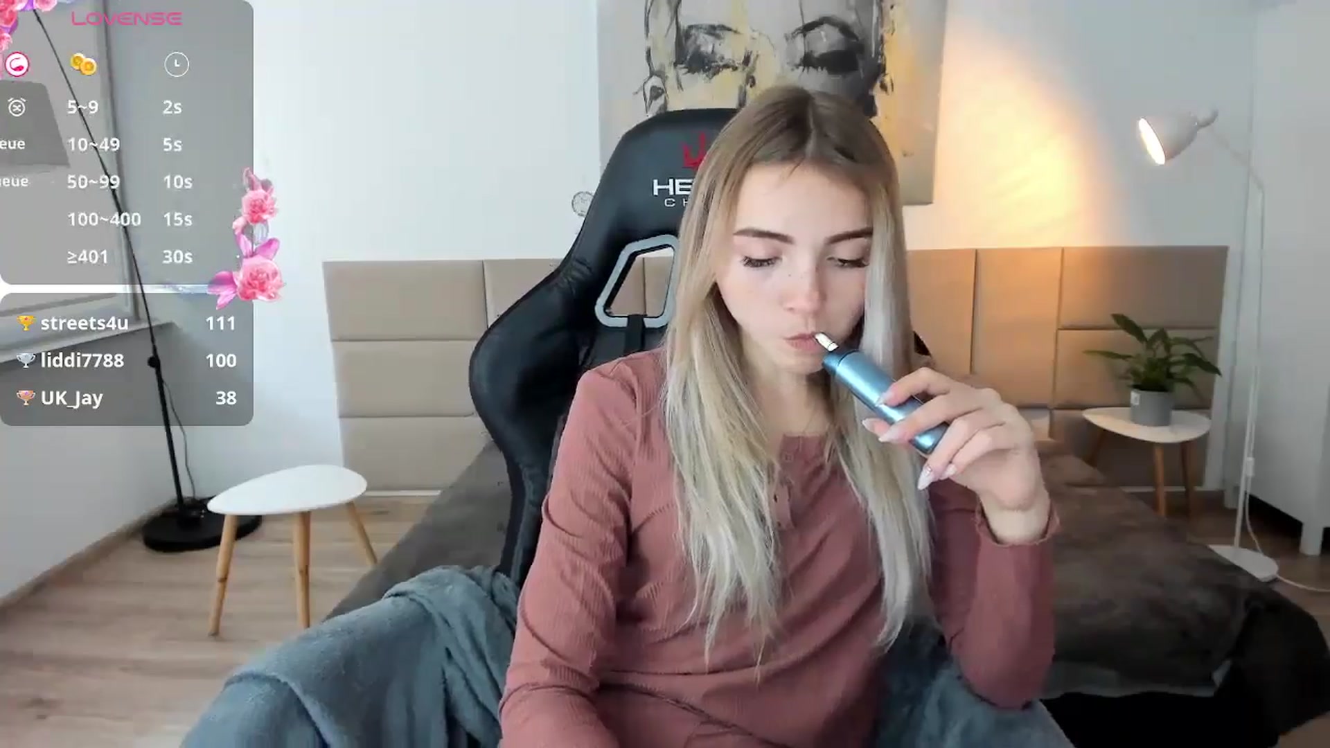 Gallery image thumbnail from Daisyy's myfreecams stream on, 10/06/2024, 13:29 image 3 of 20