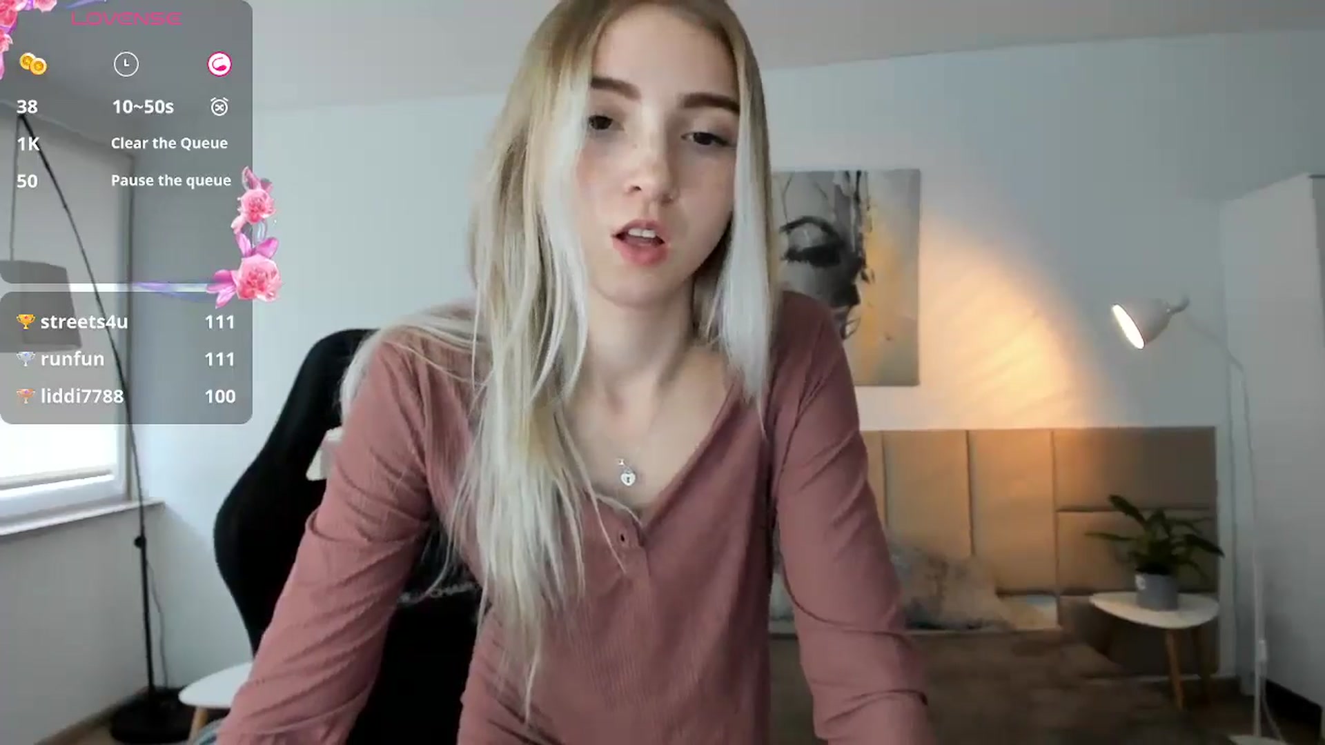Gallery image thumbnail from Daisyy's myfreecams stream on, 10/06/2024, 13:29 image 19 of 20
