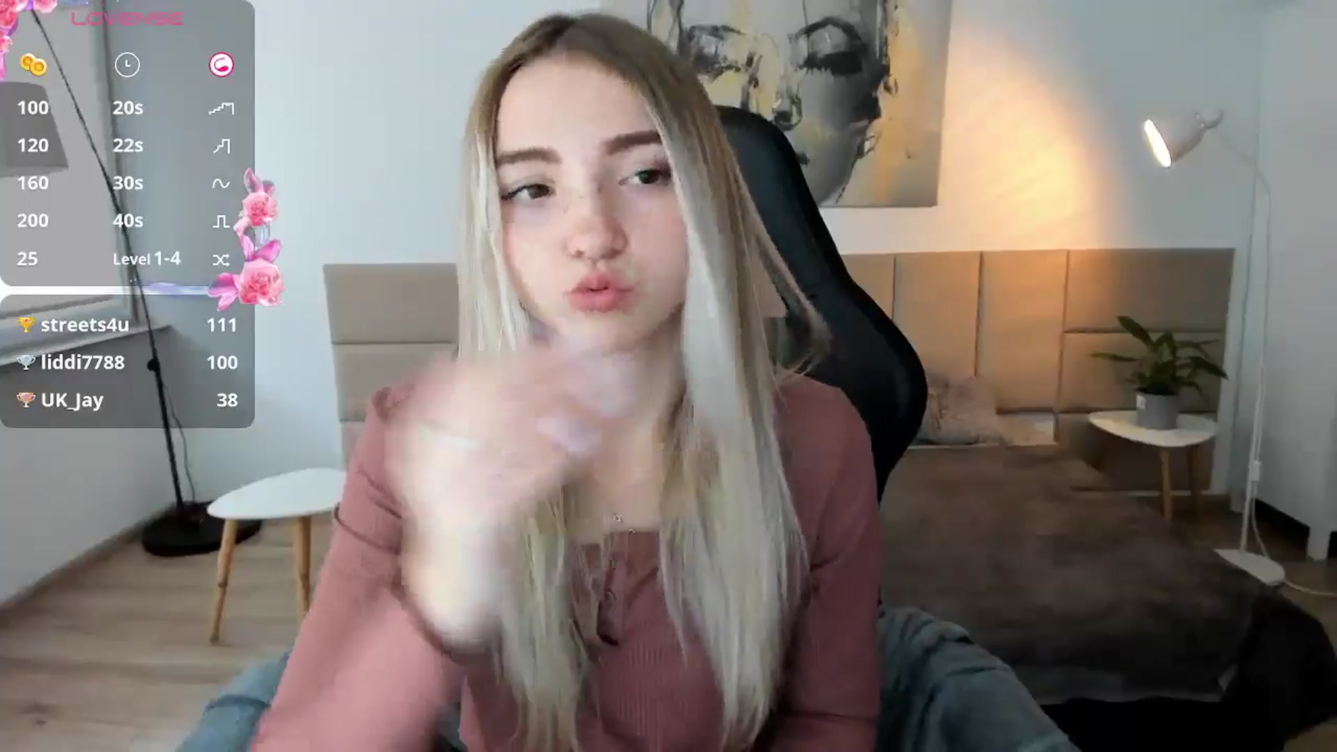 Gallery image thumbnail from Daisyy's myfreecams stream on, 10/06/2024, 13:29 image 6 of 20