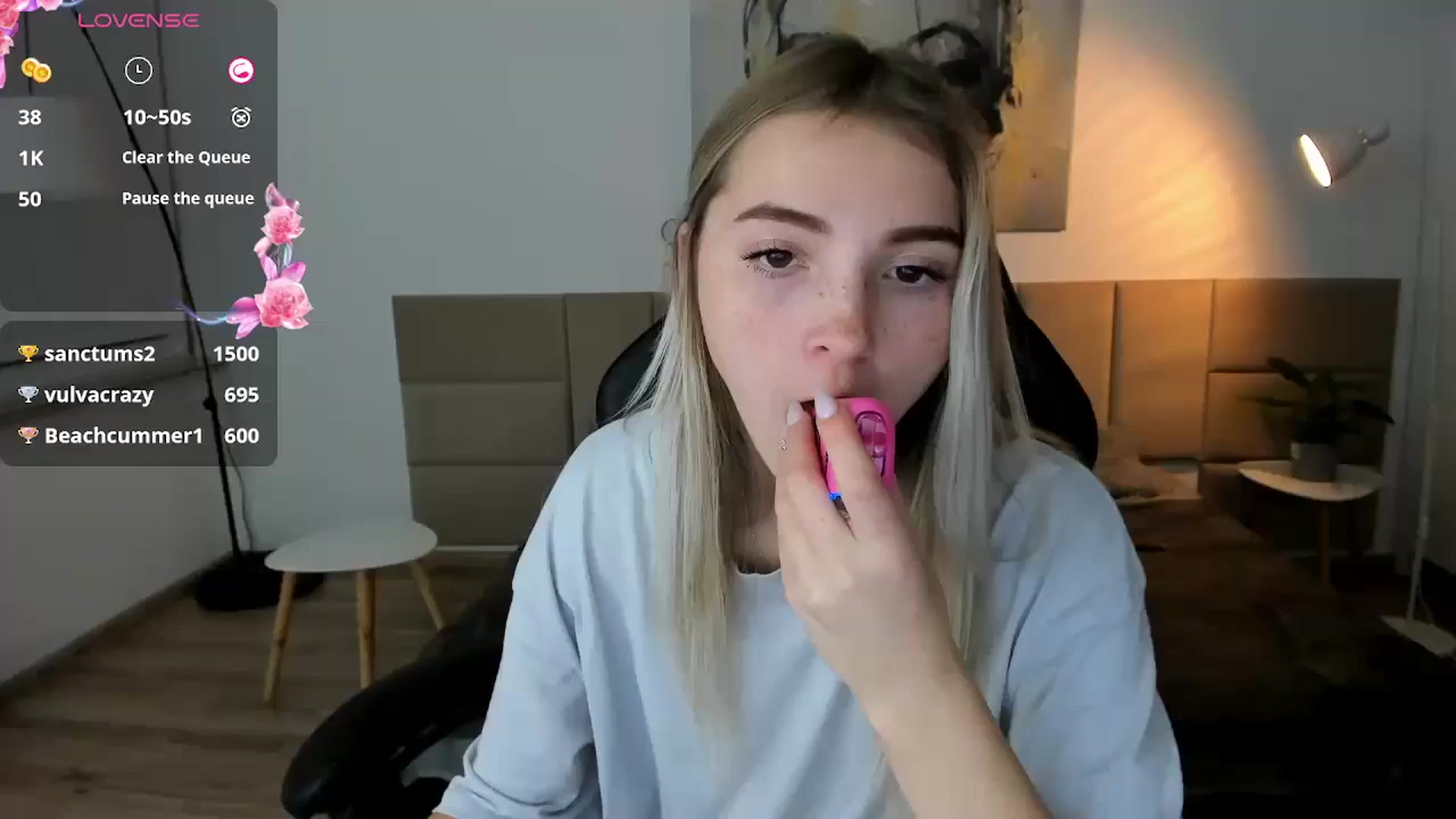 Gallery image thumbnail from Daisyy's myfreecams stream on, 10/06/2024, 20:01 image 6 of 20