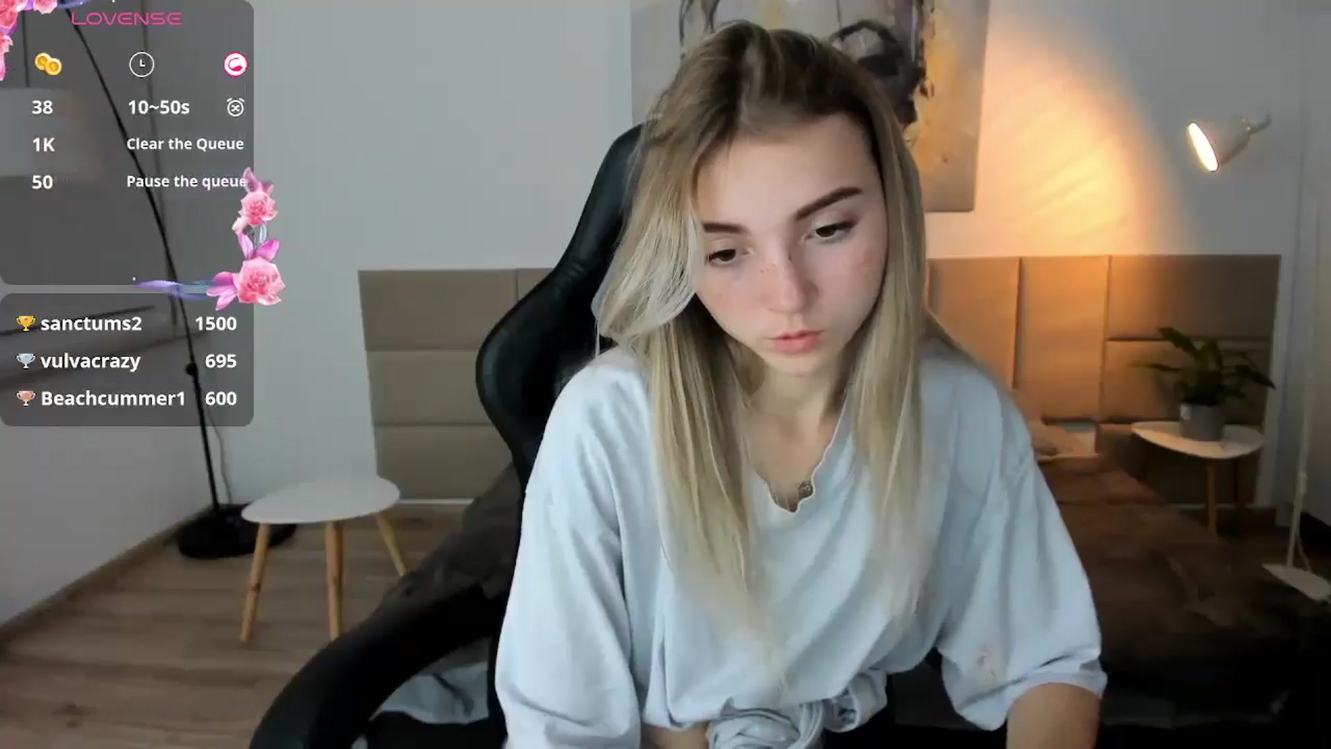 Gallery image thumbnail from Daisyy's myfreecams stream on, 10/06/2024, 20:01 image 16 of 20