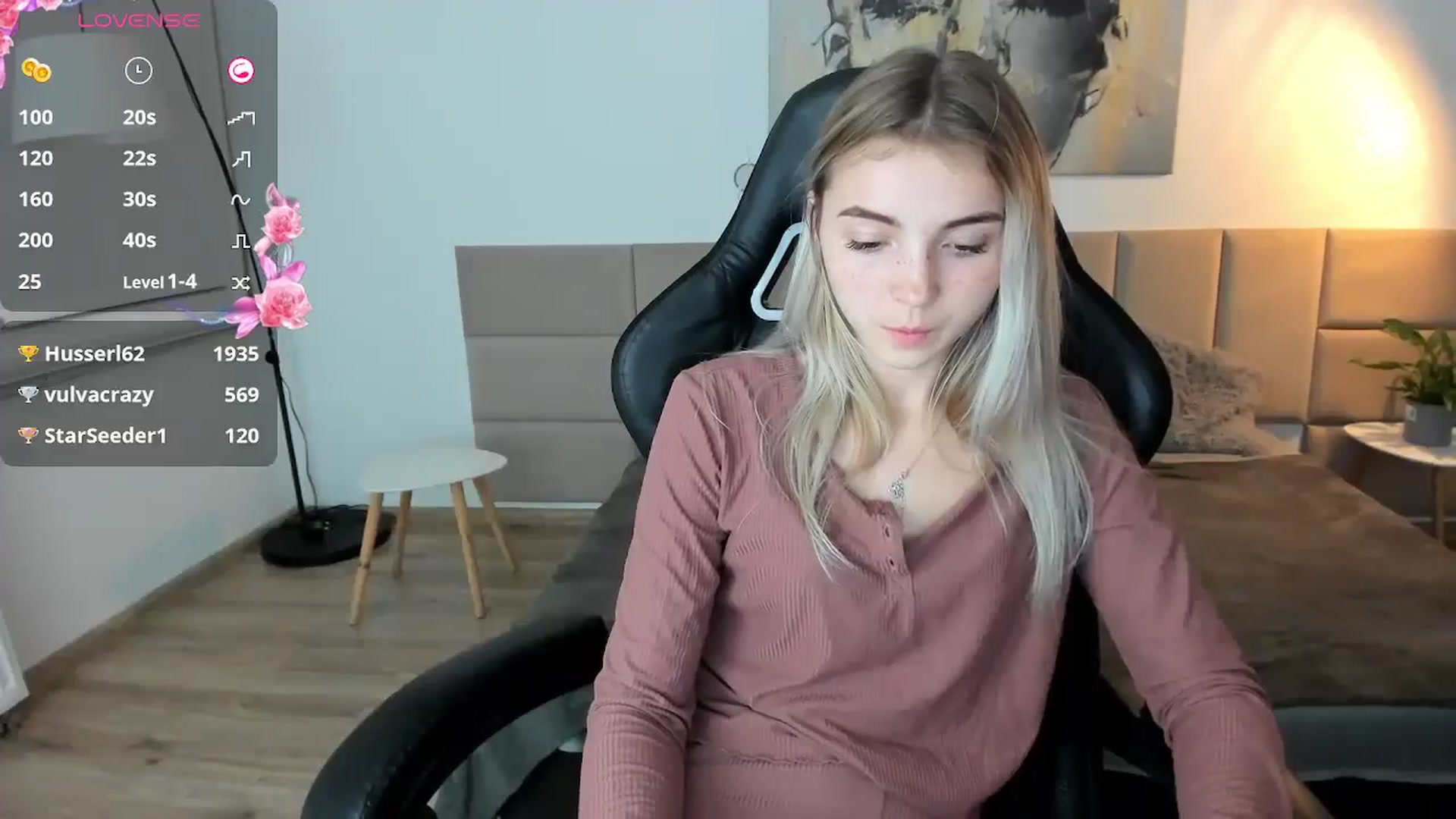 Gallery image thumbnail from Daisyy's myfreecams stream on, 10/08/2024, 20:52 image 3 of 20