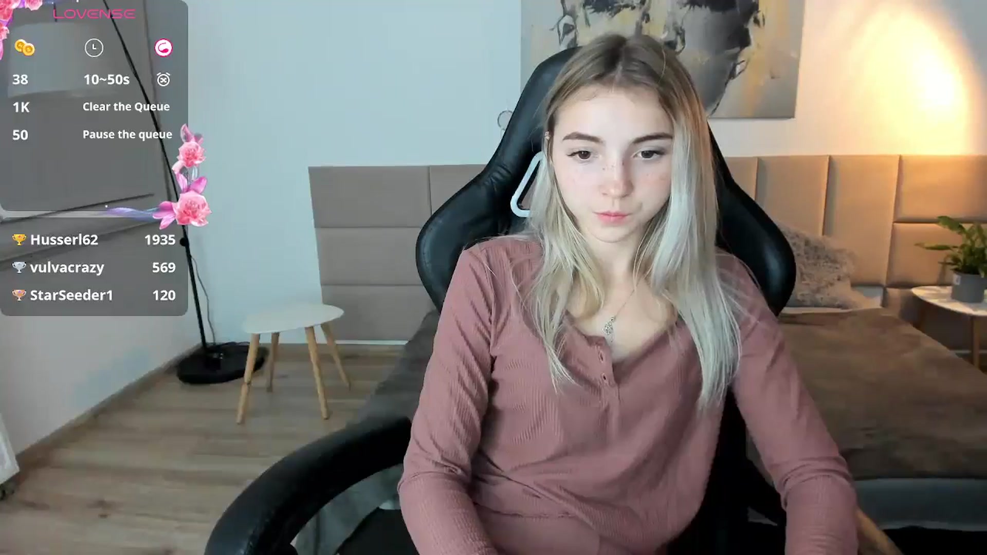Gallery image thumbnail from Daisyy's myfreecams stream on, 10/08/2024, 20:52 image 4 of 20