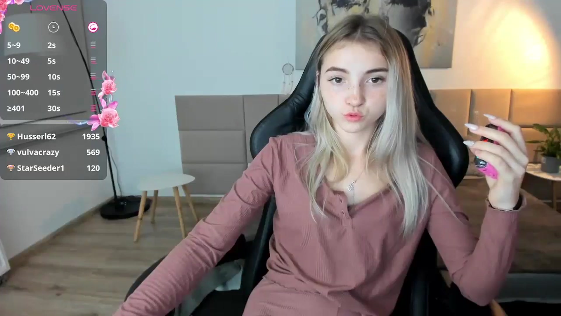 Gallery image thumbnail from Daisyy's myfreecams stream on, 10/08/2024, 20:52 image 6 of 20