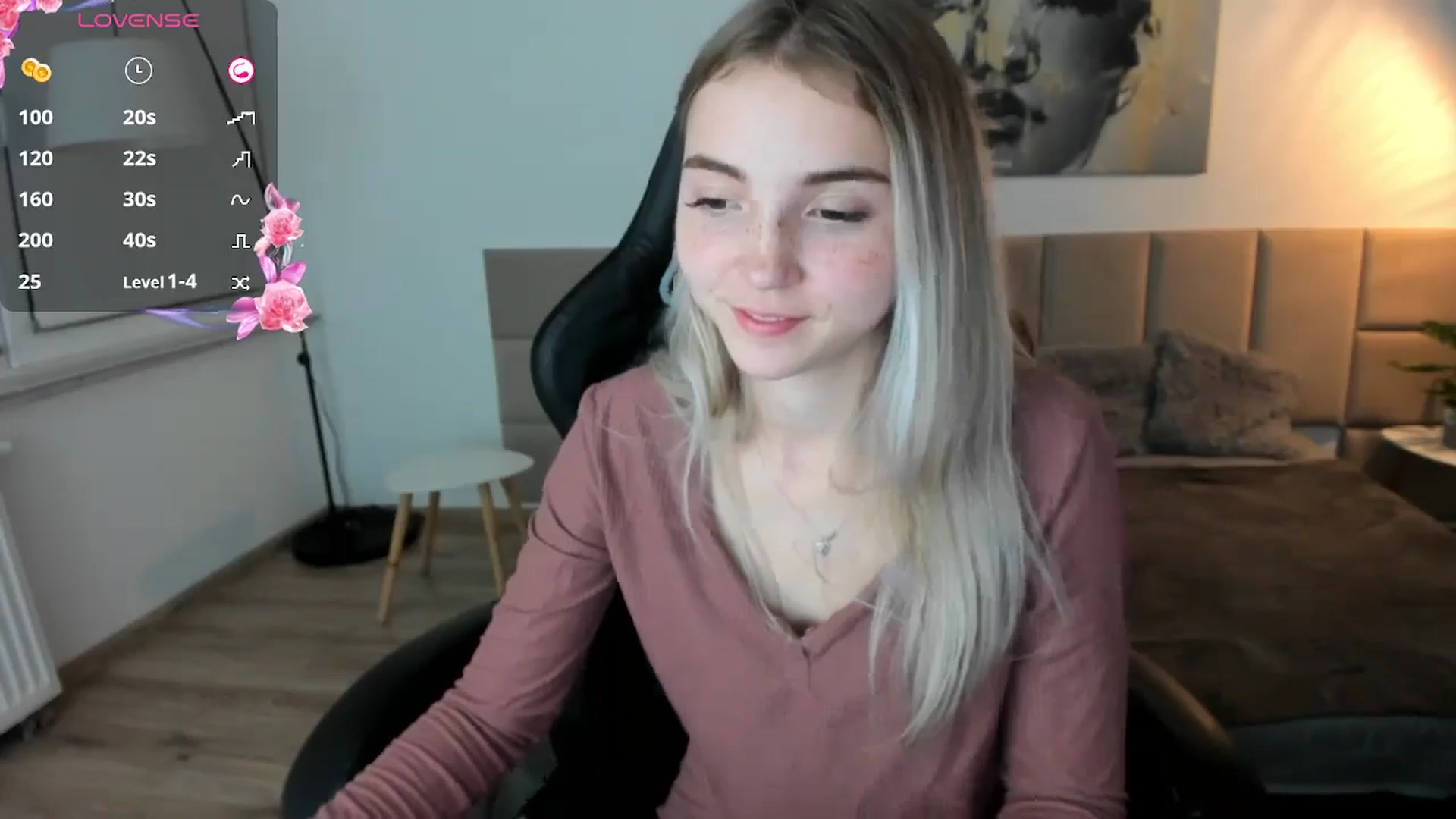 Gallery image thumbnail from Daisyy's myfreecams stream on, 10/08/2024, 21:21 image 17 of 20