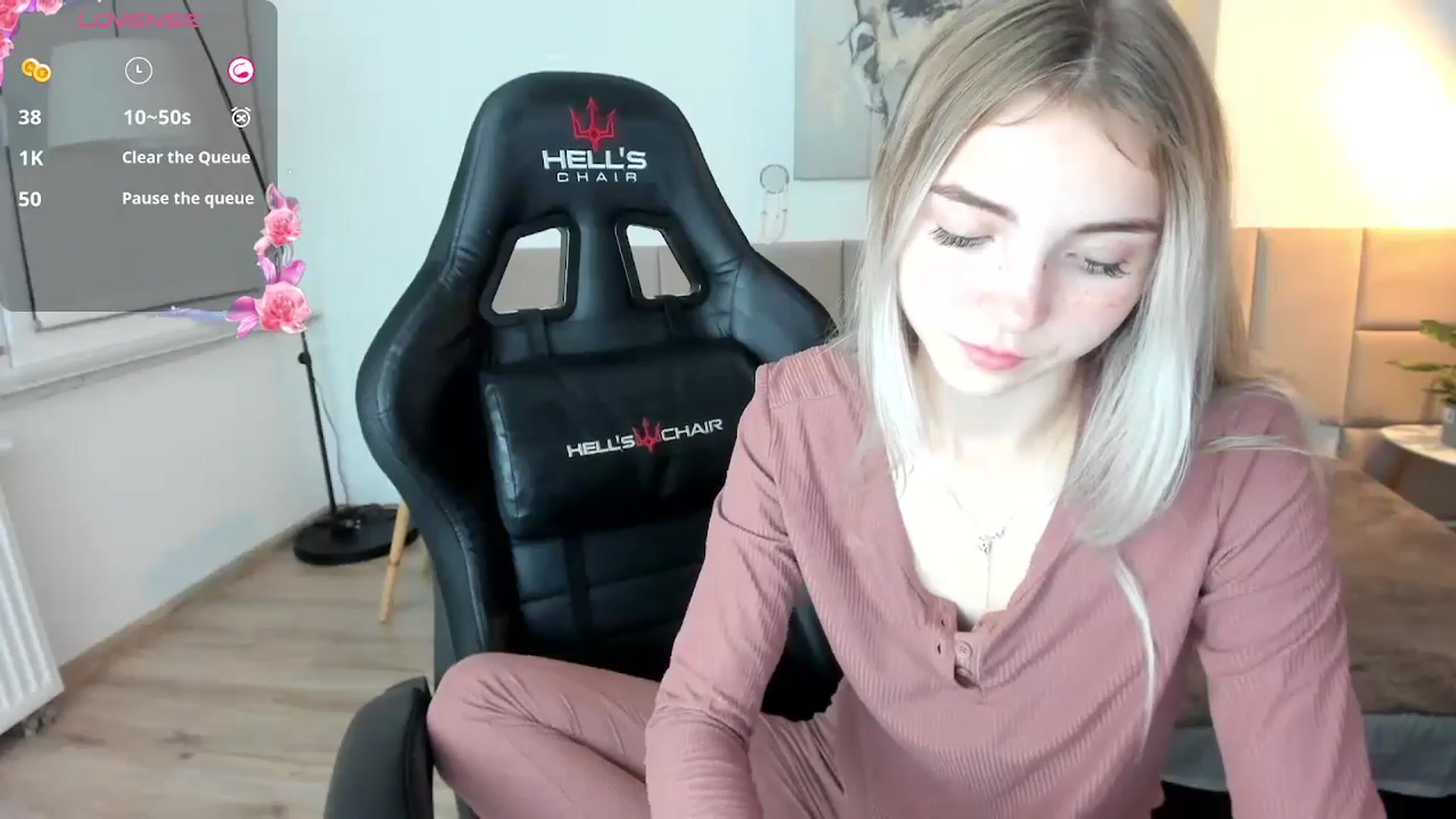 Gallery image thumbnail from Daisyy's myfreecams stream on, 10/08/2024, 21:21 image 20 of 20
