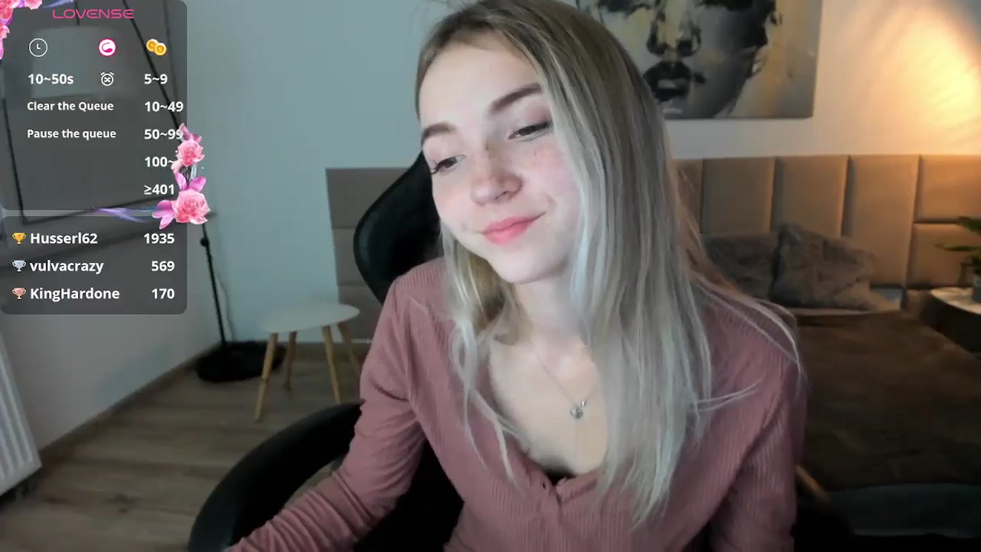 Gallery image thumbnail from Daisyy's myfreecams stream on, 10/08/2024, 21:21 image 11 of 20