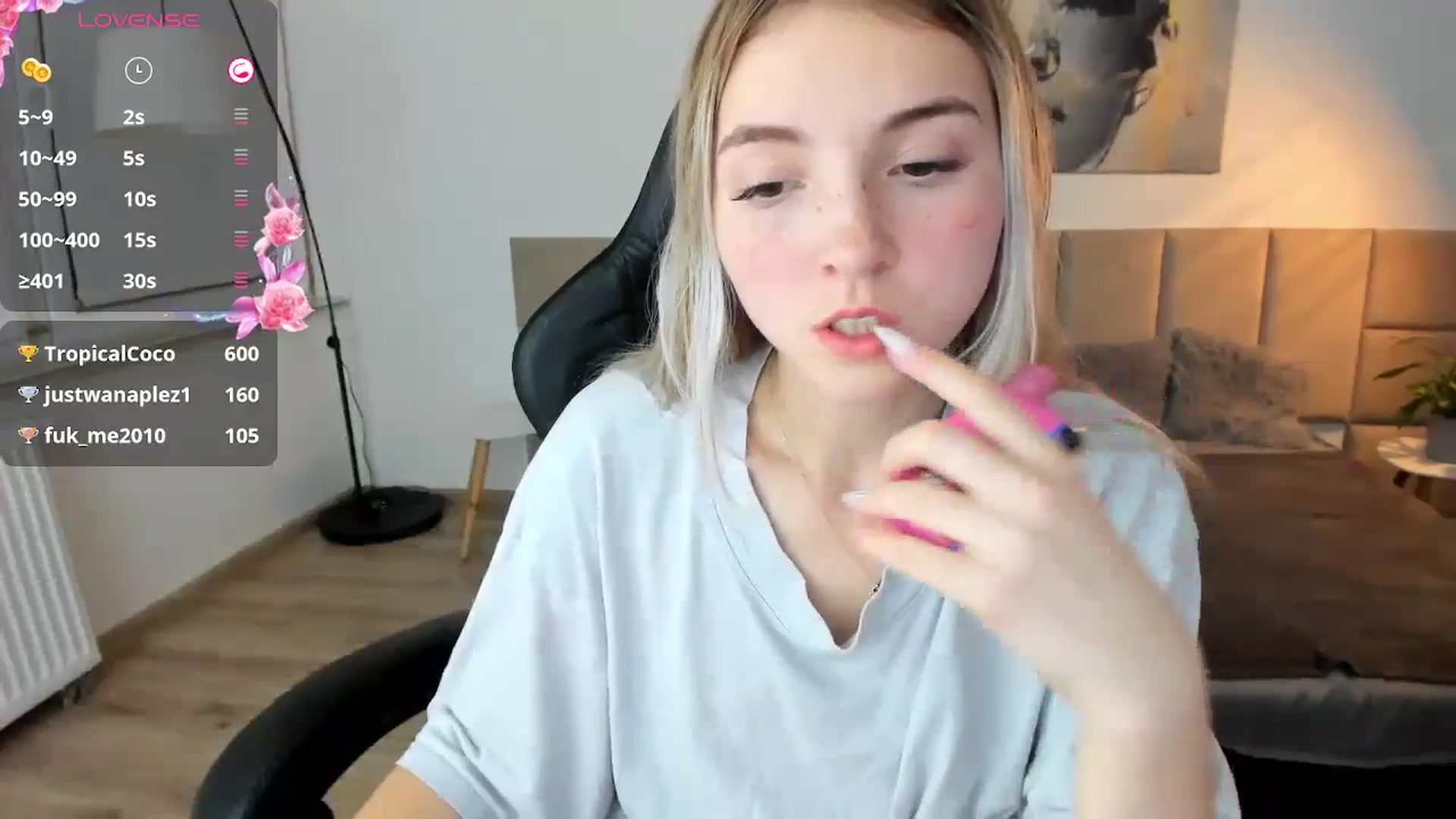 Gallery image thumbnail from Daisyy's myfreecams stream on, 10/09/2024, 21:39 image 6 of 20