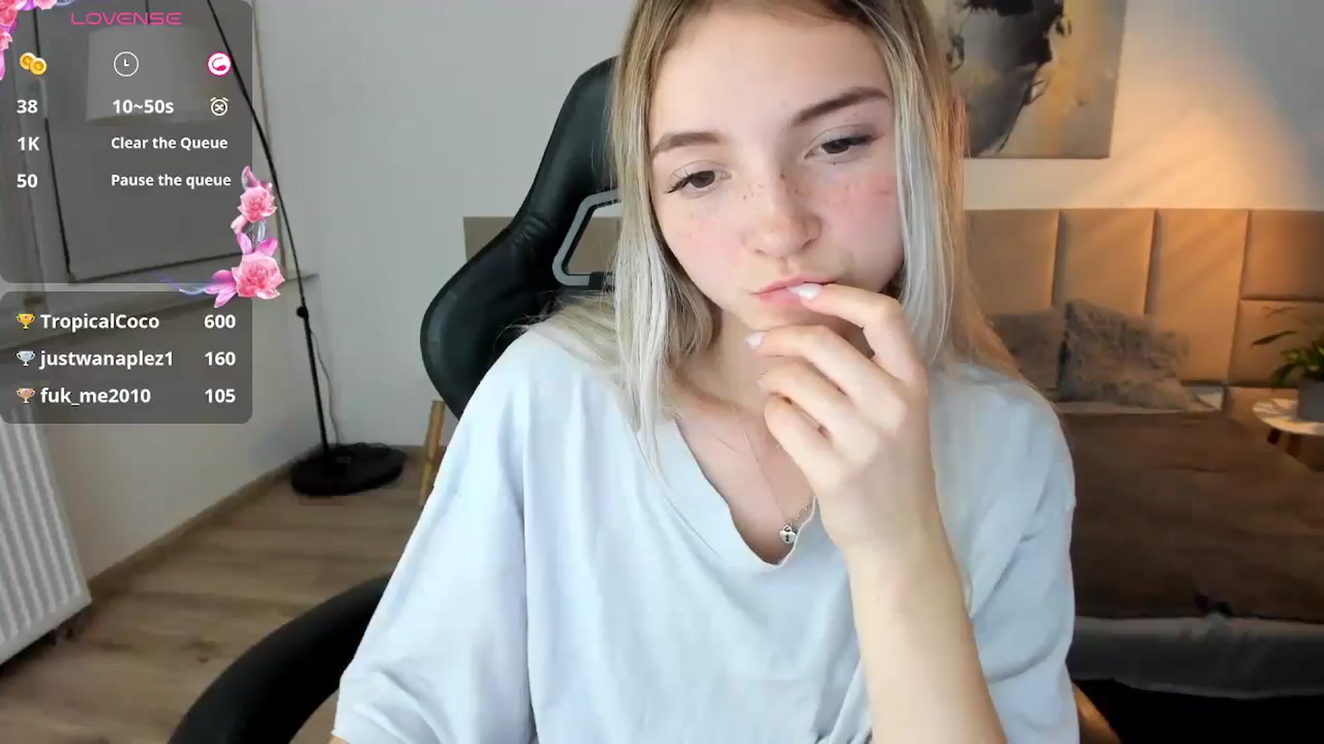 Gallery image thumbnail from Daisyy's myfreecams stream on, 10/09/2024, 21:39 image 7 of 20