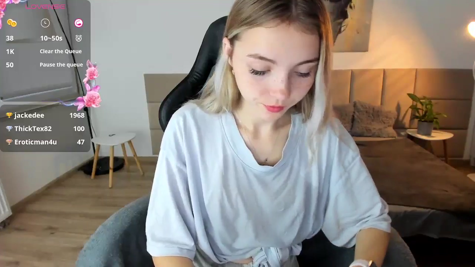 Gallery image thumbnail from Daisyy's myfreecams stream on, 10/13/2024, 13:15 image 18 of 20