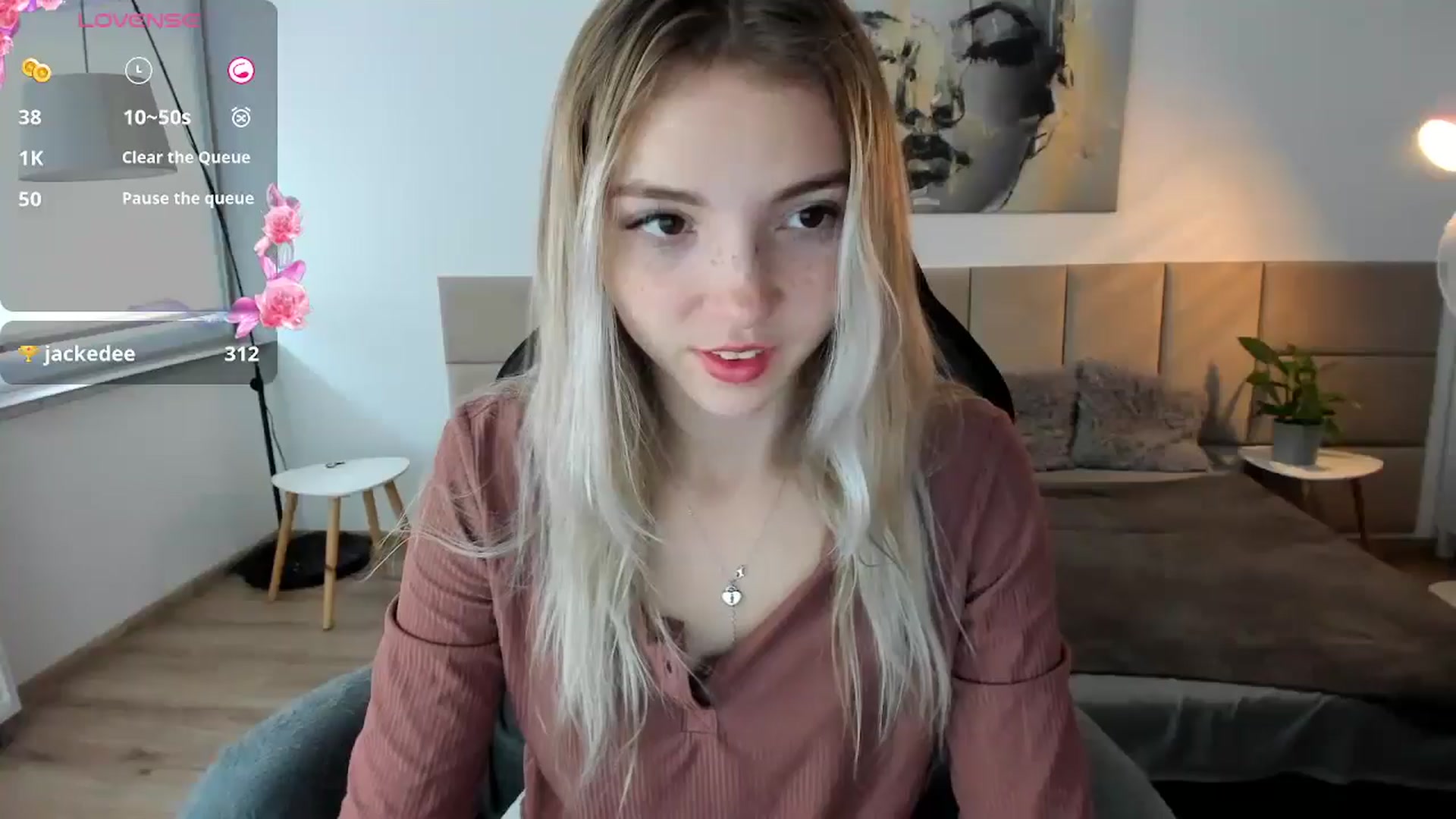 Gallery image thumbnail from Daisyy's myfreecams stream on, 10/13/2024, 13:15 image 4 of 20