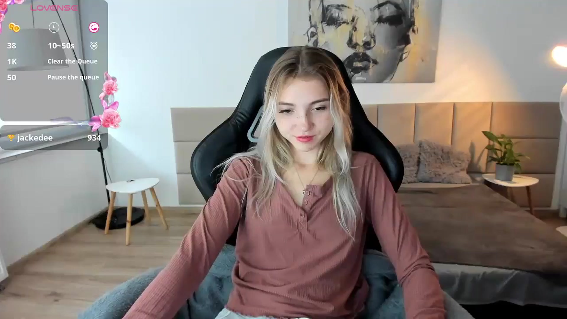 Gallery image thumbnail from Daisyy's myfreecams stream on, 10/13/2024, 13:15 image 8 of 20