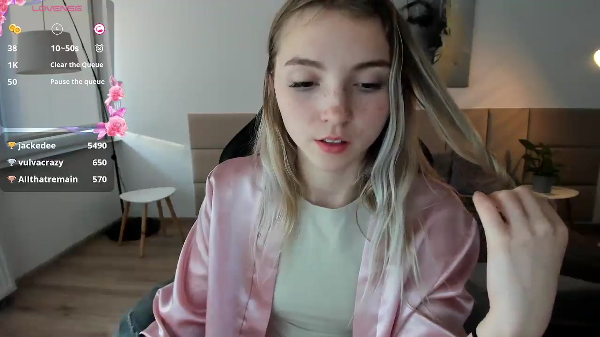 Gallery image thumbnail from Daisyy's myfreecams stream on, 10/13/2024, 15:07 image 9 of 20