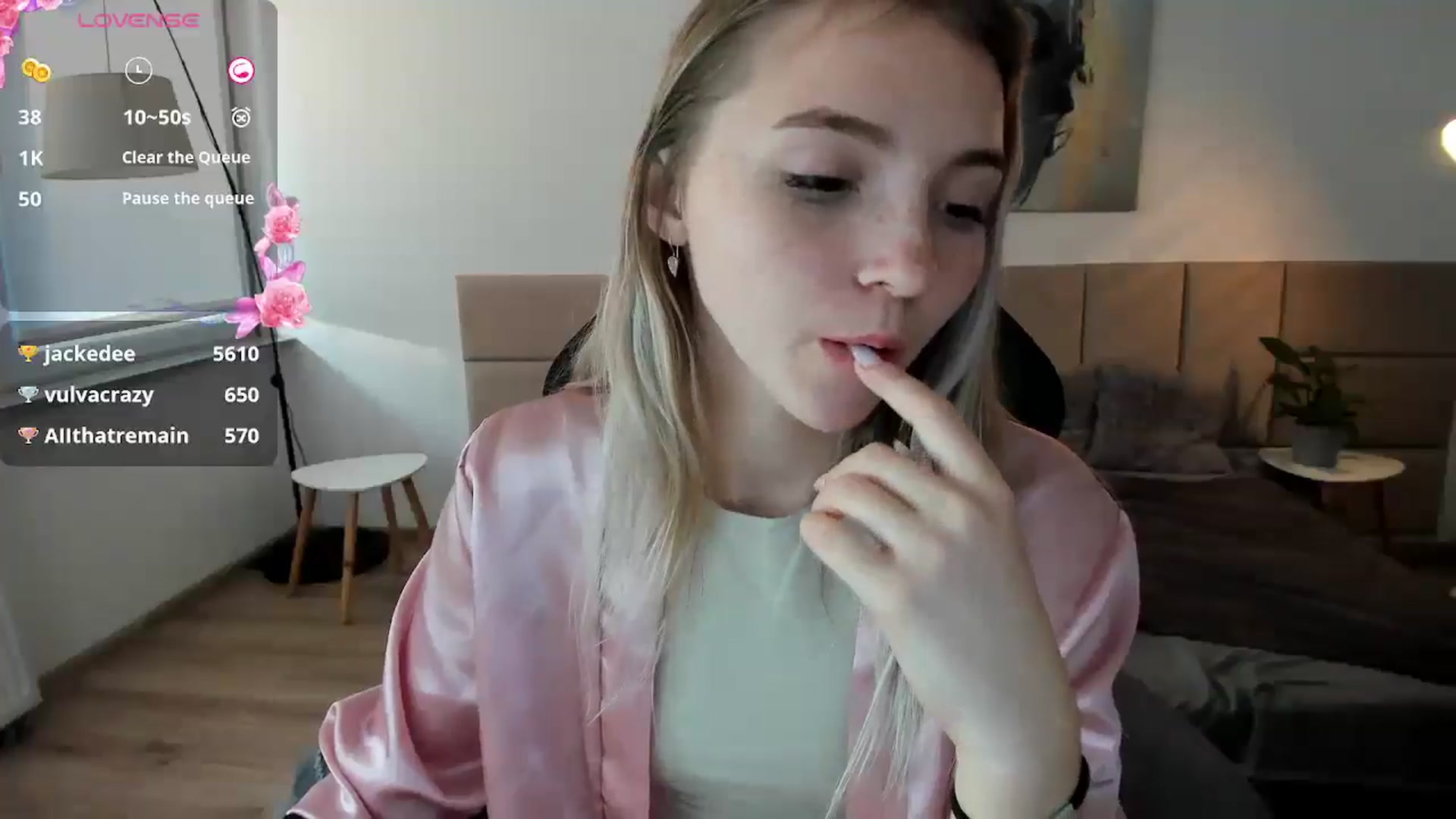 Gallery image thumbnail from Daisyy's myfreecams stream on, 10/13/2024, 15:07 image 10 of 20