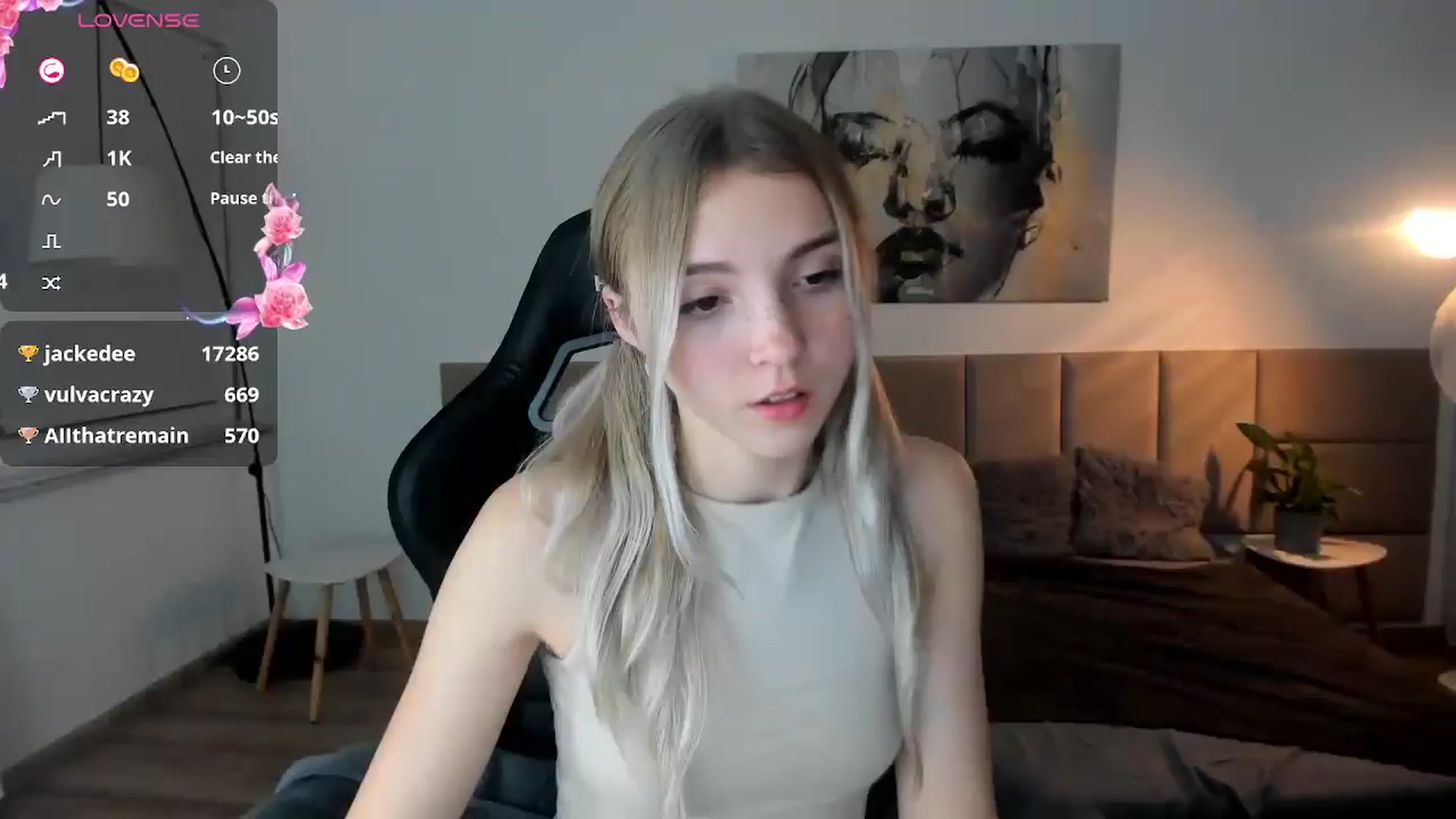 Gallery image thumbnail from Daisyy's myfreecams stream on, 10/13/2024, 18:01 image 16 of 20