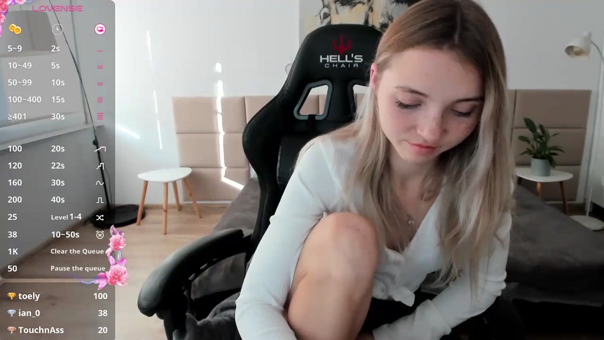 Gallery image thumbnail from Daisyy's myfreecams stream on, 10/17/2024, 14:29 image 12 of 20