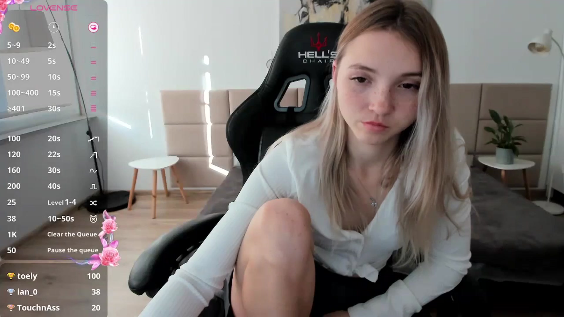 Gallery image thumbnail from Daisyy's myfreecams stream on, 10/17/2024, 14:29 image 13 of 20