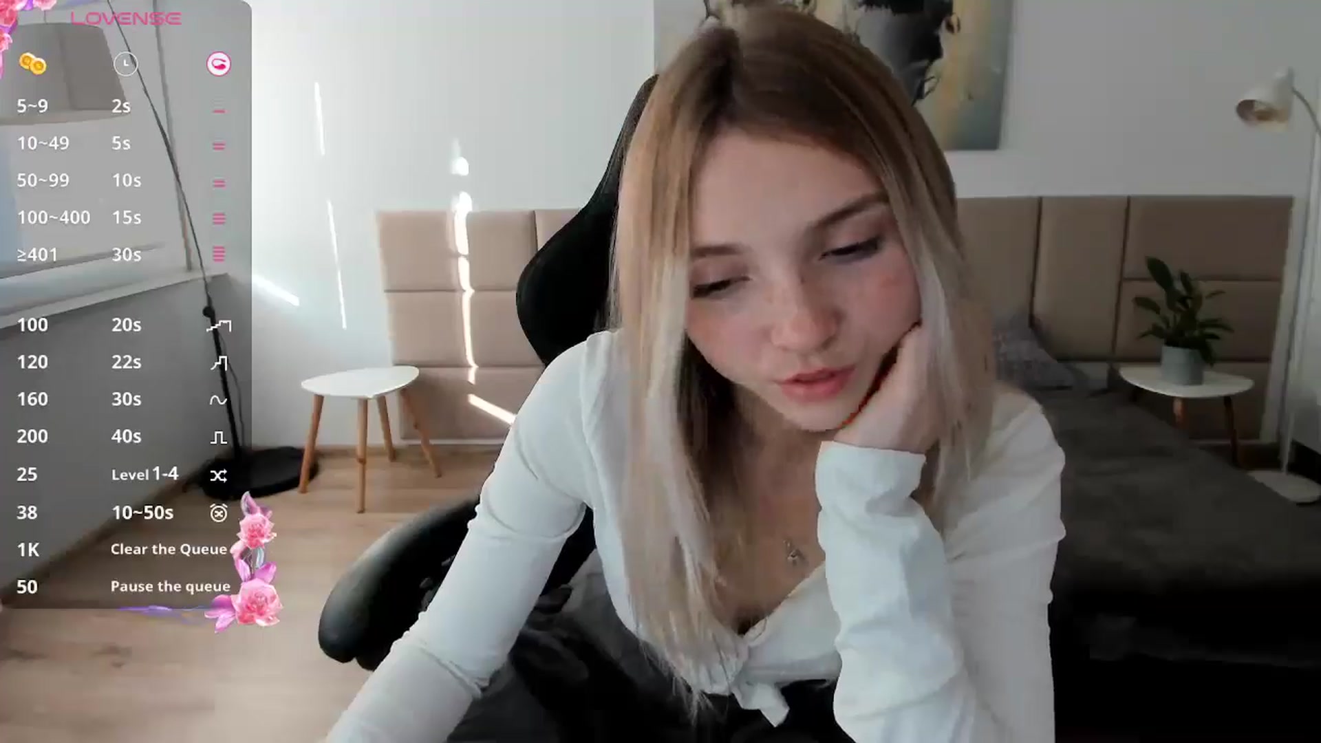 Gallery image thumbnail from Daisyy's myfreecams stream on, 10/17/2024, 14:29 image 9 of 20