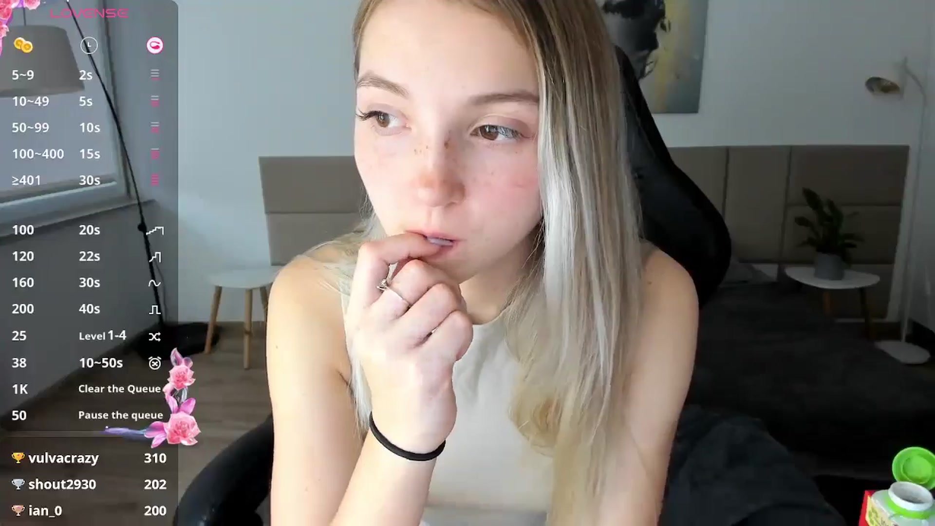 Gallery image thumbnail from Daisyy's myfreecams stream on, 10/17/2024, 15:50 image 12 of 20
