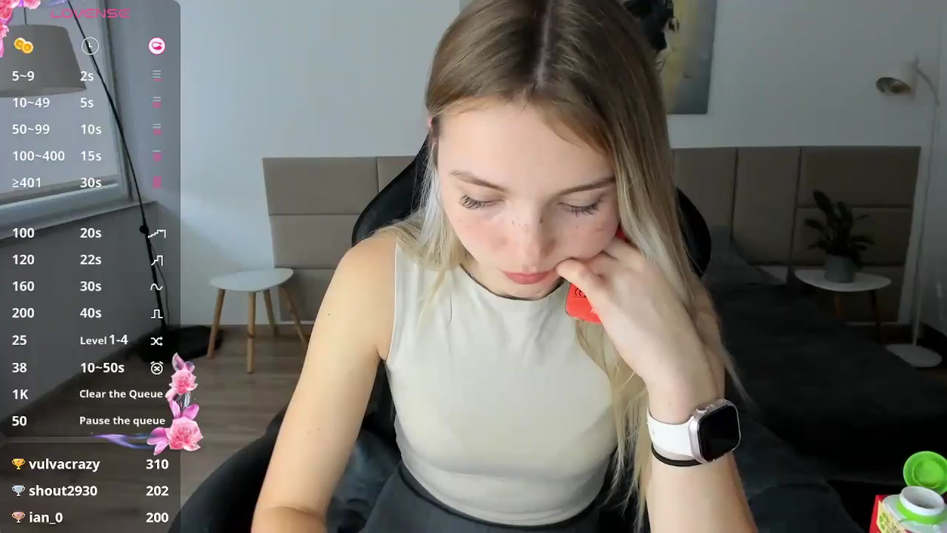 Gallery image thumbnail from Daisyy's myfreecams stream on, 10/17/2024, 15:50 image 1 of 20