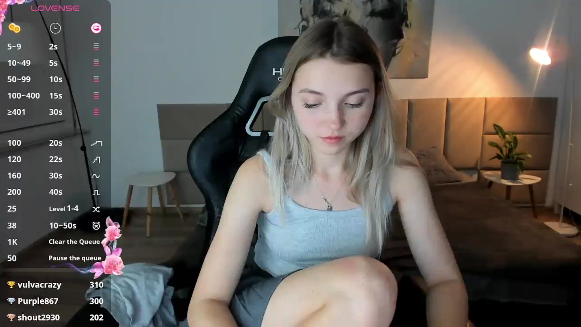 Gallery image thumbnail from Daisyy's myfreecams stream on, 10/17/2024, 20:15 image 13 of 20